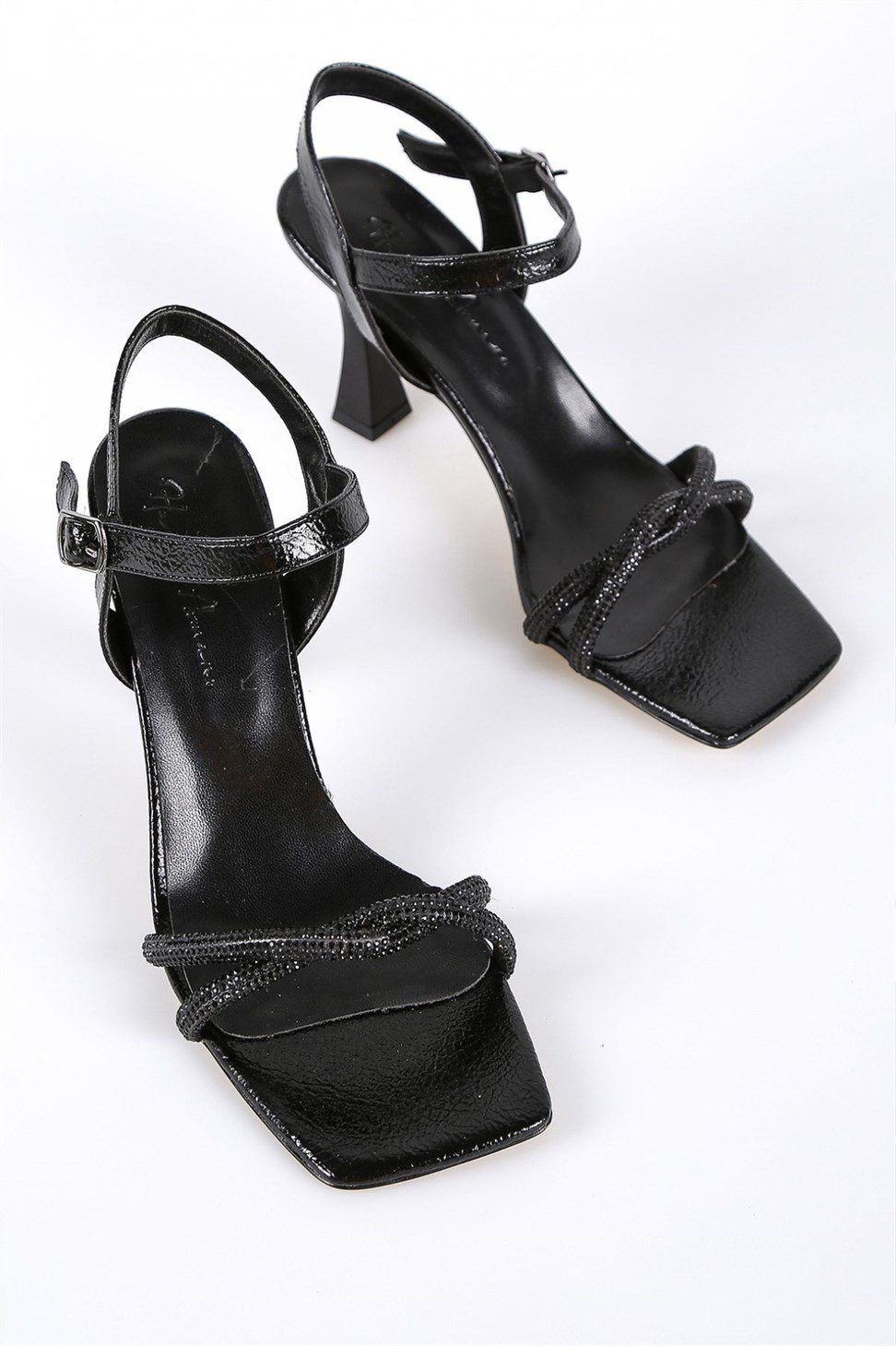 Kadın Taşlı Bilekten Tokalı Topuklu Açık Ayakkabı SİYAH