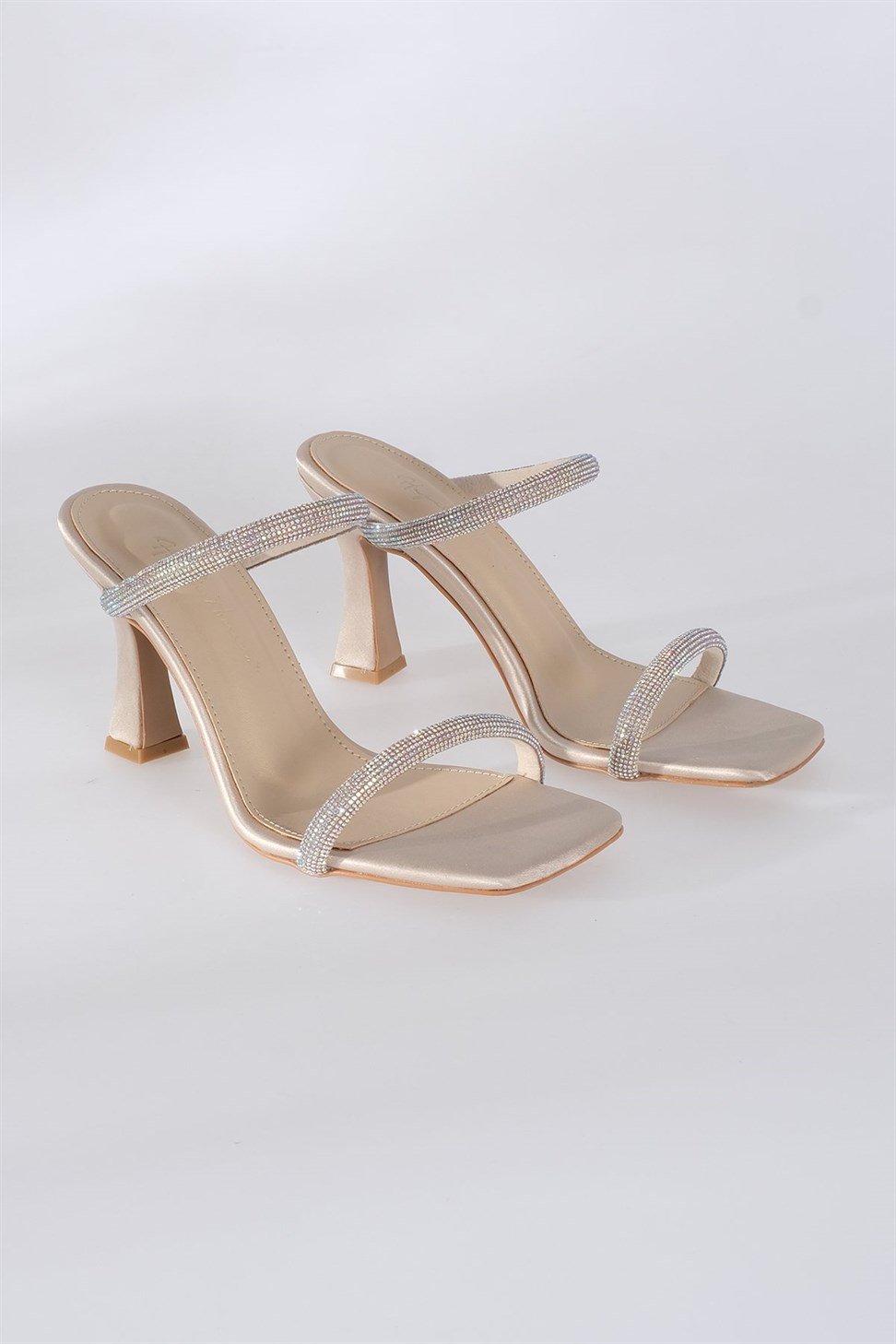 Kadın Taşlı Çift Bantlı Arlası Açık Abiye Ayakkabı BEJ SATEN