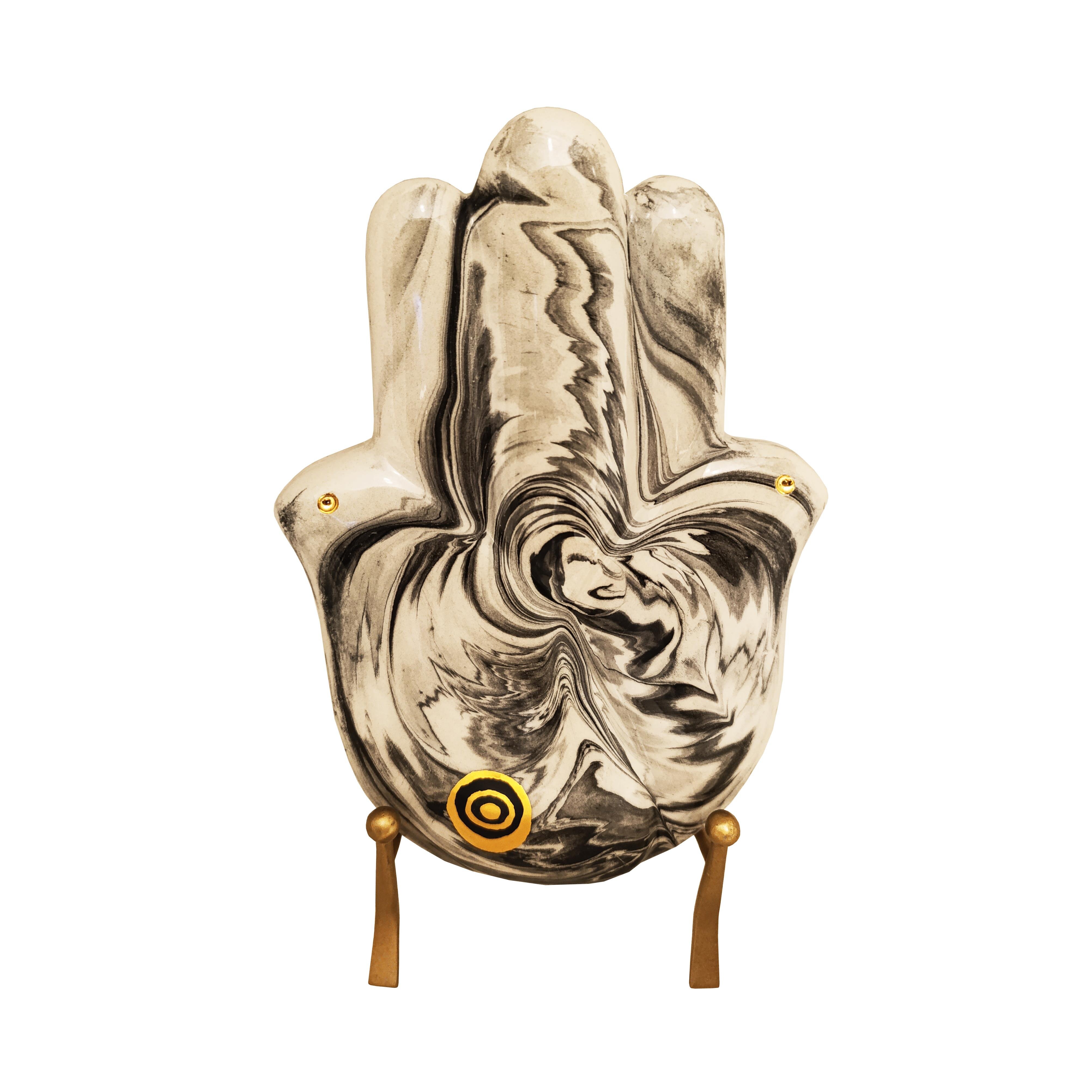 En YenilerHIREFEbruli Fatmanın Eli Obje