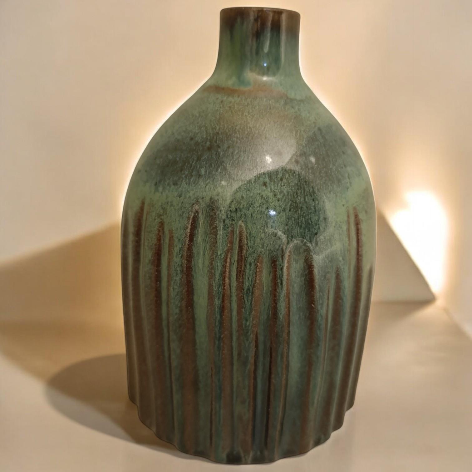 En YenilerHirefSeramik Vazo