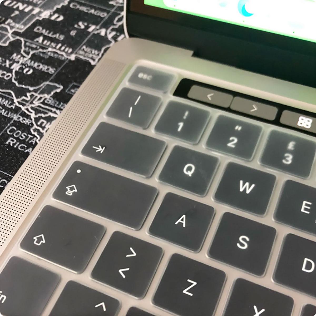 Apple Macbook 13.3' Air 2020 A2337 Zore Klavye Koruyucu Transparan Buzlu Silikon Ped