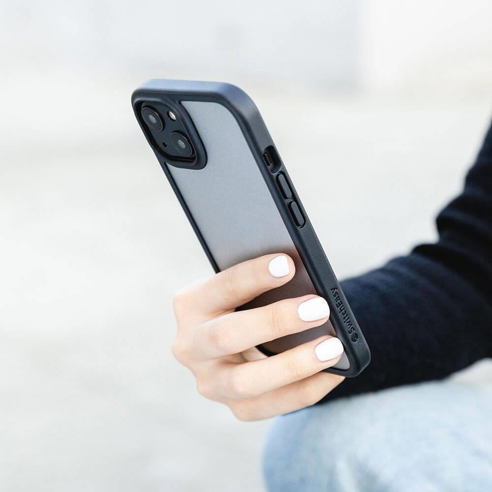 Apple iPhone 13 Kılıf Ultra İnce Şok Önleyicili Lisanslı Switcheasy Aero Plus Kapak