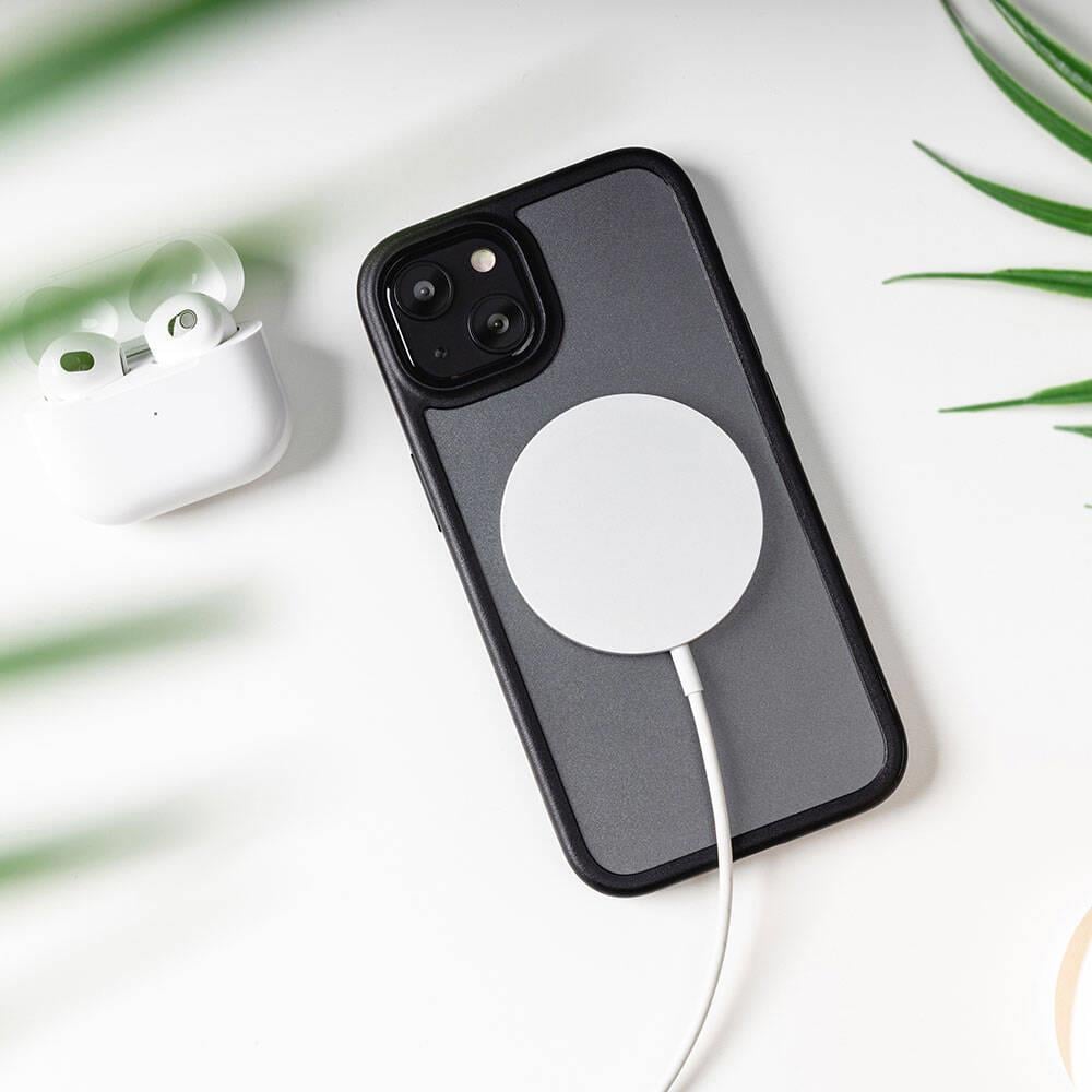 Apple iPhone 13 Kılıf Ultra İnce Şok Önleyicili Lisanslı Switcheasy Aero Plus Kapak