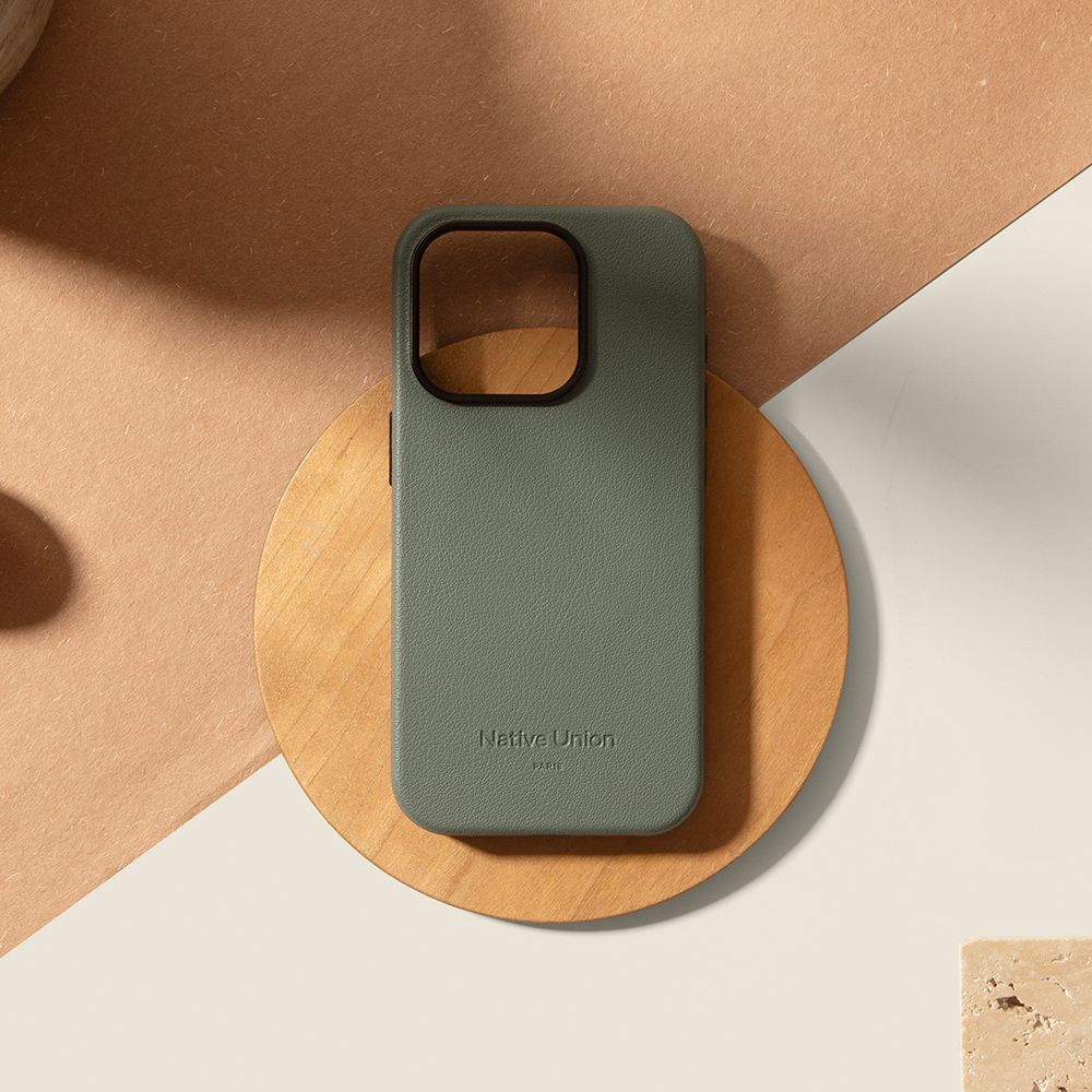 Apple iPhone 16 Pro Kılıf M-safe Şarj Özellikli Deri Görünümlü Native Union 2024 Active Serisi Kapak