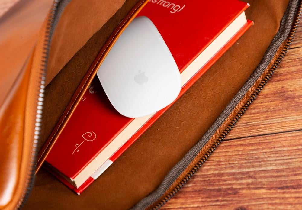 Awe 14 inç MacBook Ve Pc Uyumlu Deri Kılıf RST2EF Taba