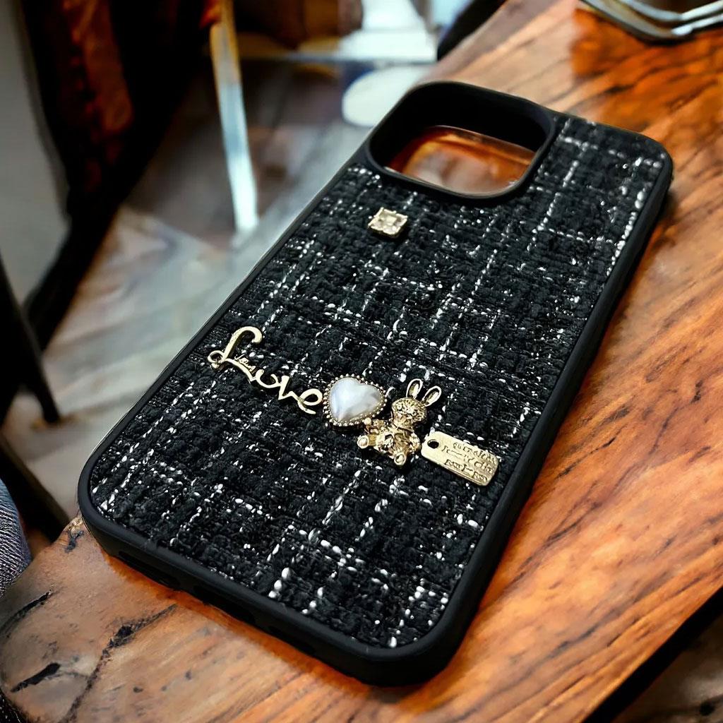 Apple iPhone 13 Pro Gold Figürlü Kumaş Kaplamalı Telefon Kılıfı