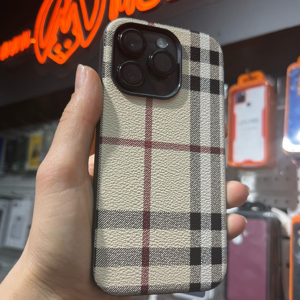 Apple iPhone 14 Pro Burberry Desenli Silikon Kılıf