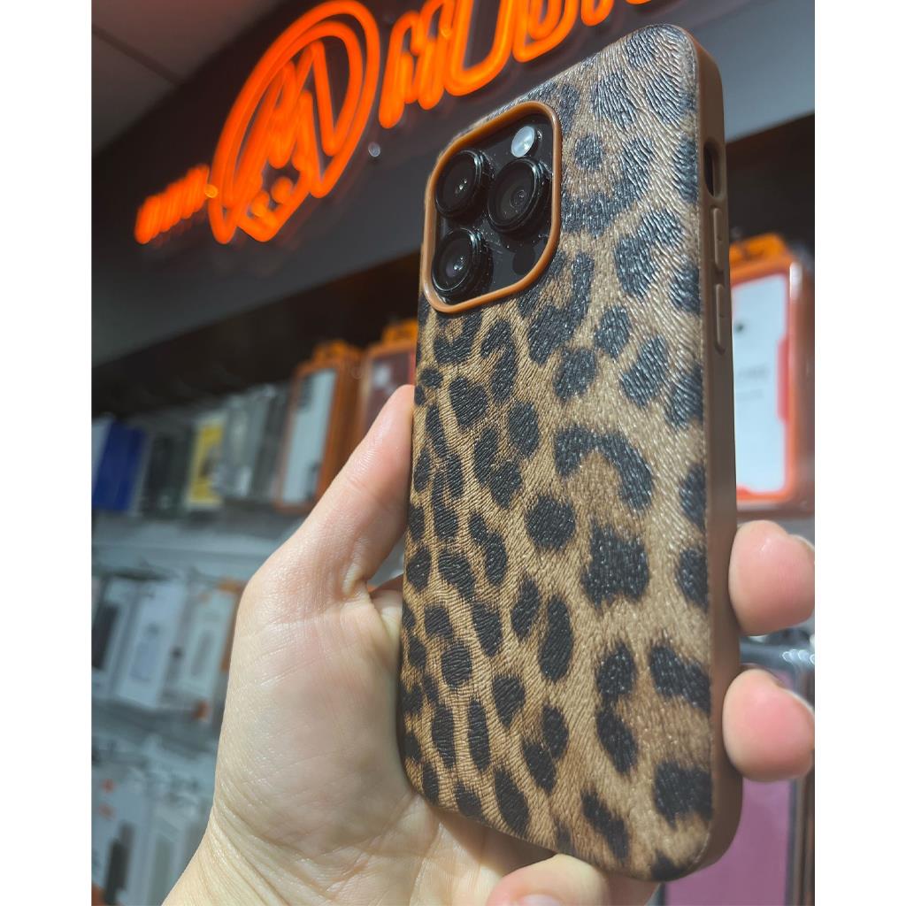 Apple iPhone 14 Pro Max Leopar Desenli Silikon Kılıf