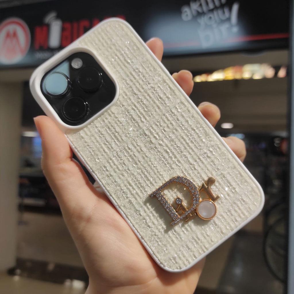 Apple iPhone 15 Pro Dior Logolu Kumaş Kaplamalı Telefon Kılıfı