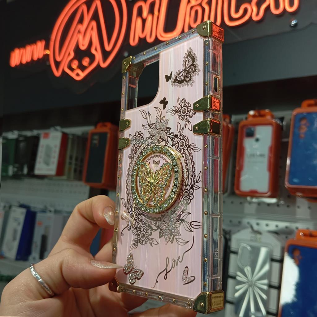 Apple ıPhone 16 Plus  Louiz Taşlı Kelebek Standlı Kılıf