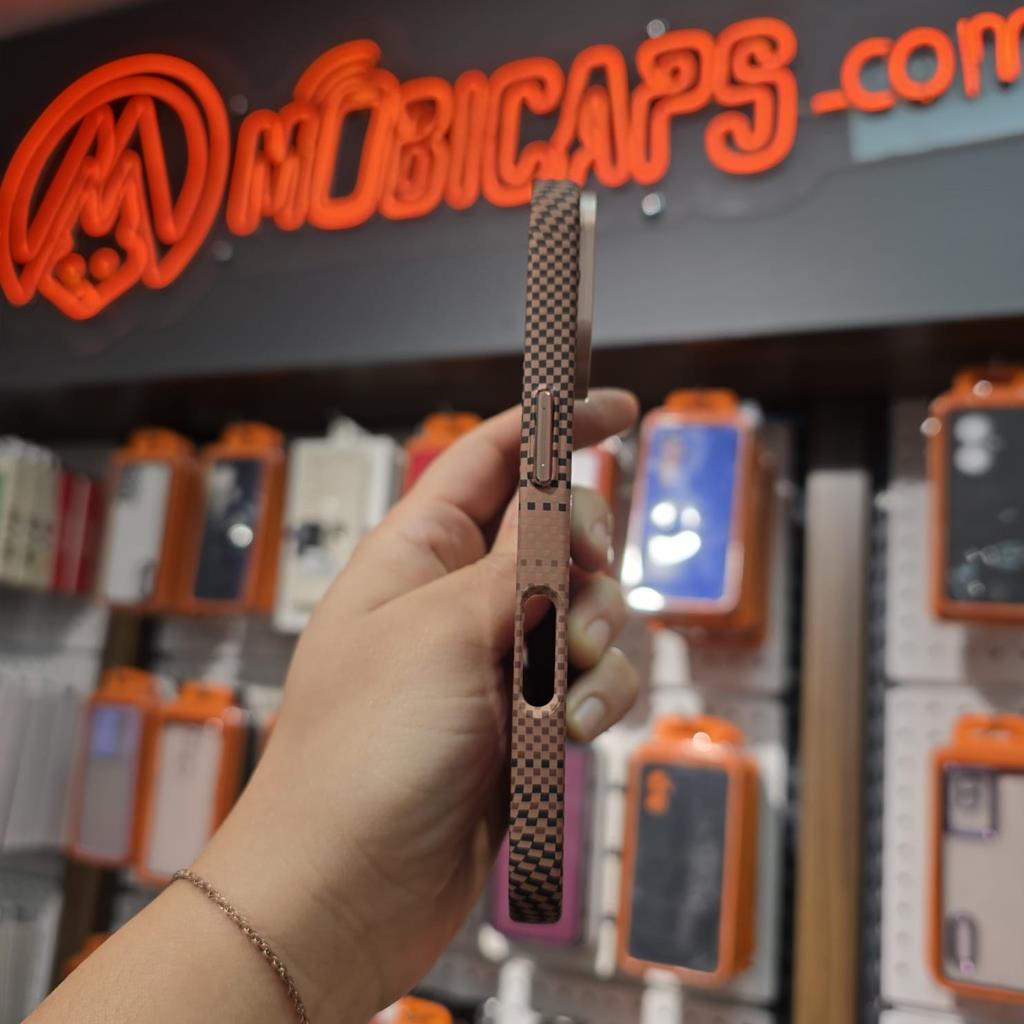 iPhone 16 Pro iCemag Protectiva Kevlar Karbon Magsafe Kılıf