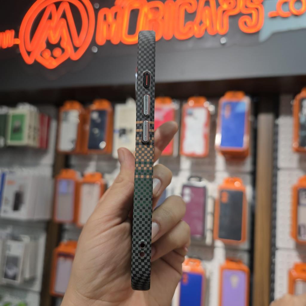 iPhone 16 Pro iCemag Protectiva Kevlar Karbon Magsafe Kılıf