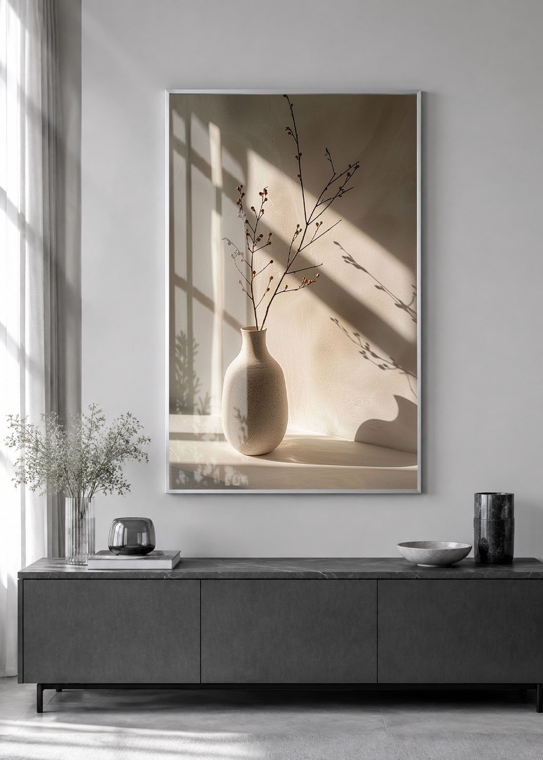 Doğal Bej Tonlu Minimal Vazo Alüminyum Çerçeveli Modern Cam Duvar Tablosu