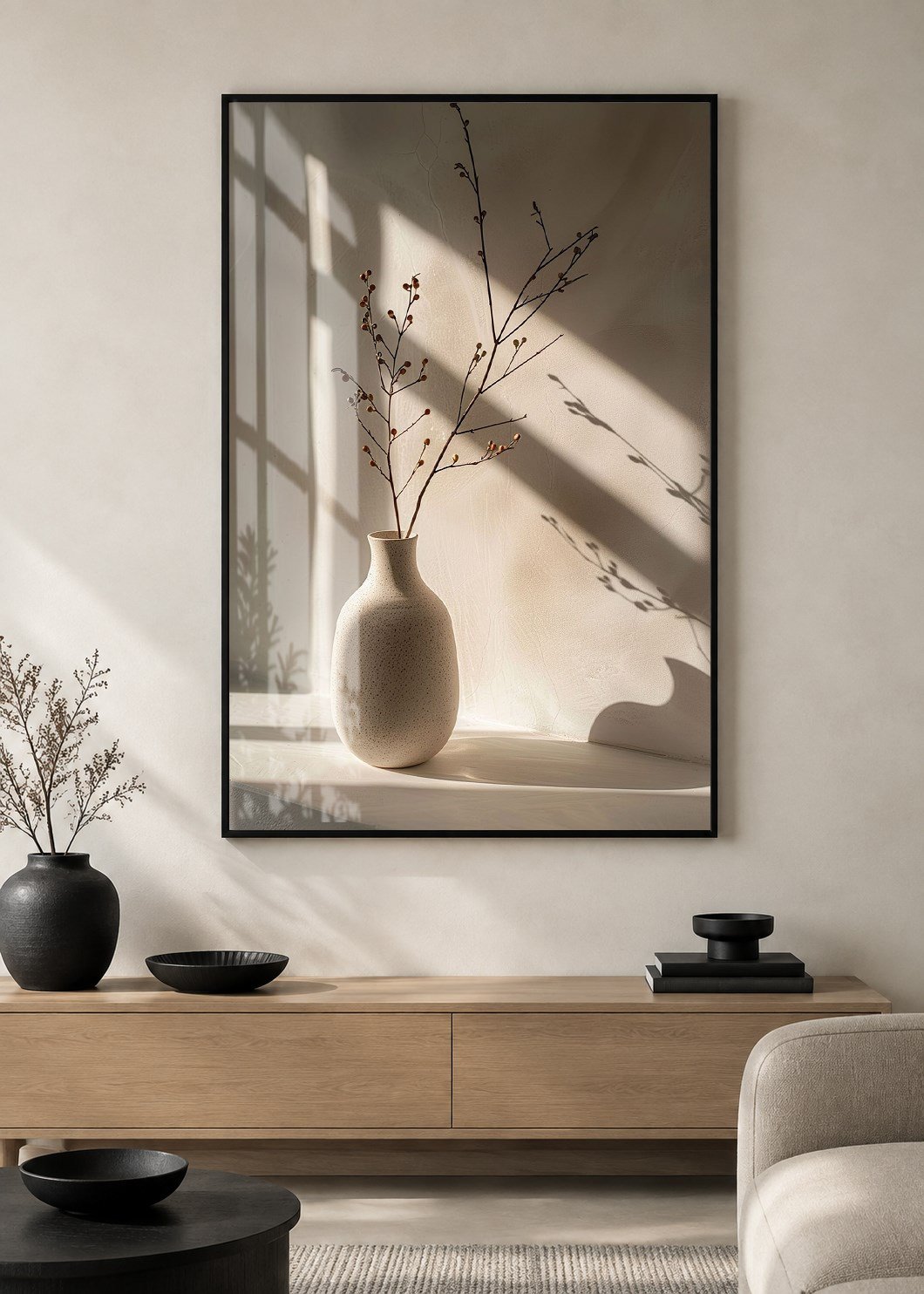 Doğal Bej Tonlu Minimal Vazo Alüminyum Çerçeveli Modern Cam Duvar Tablosu