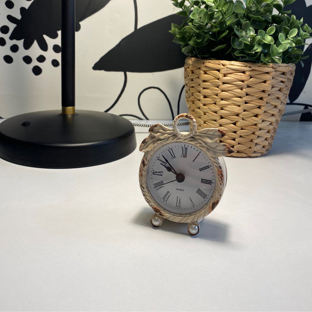 POR BEYAZ ESKİTME MASA SAATİ 10X8