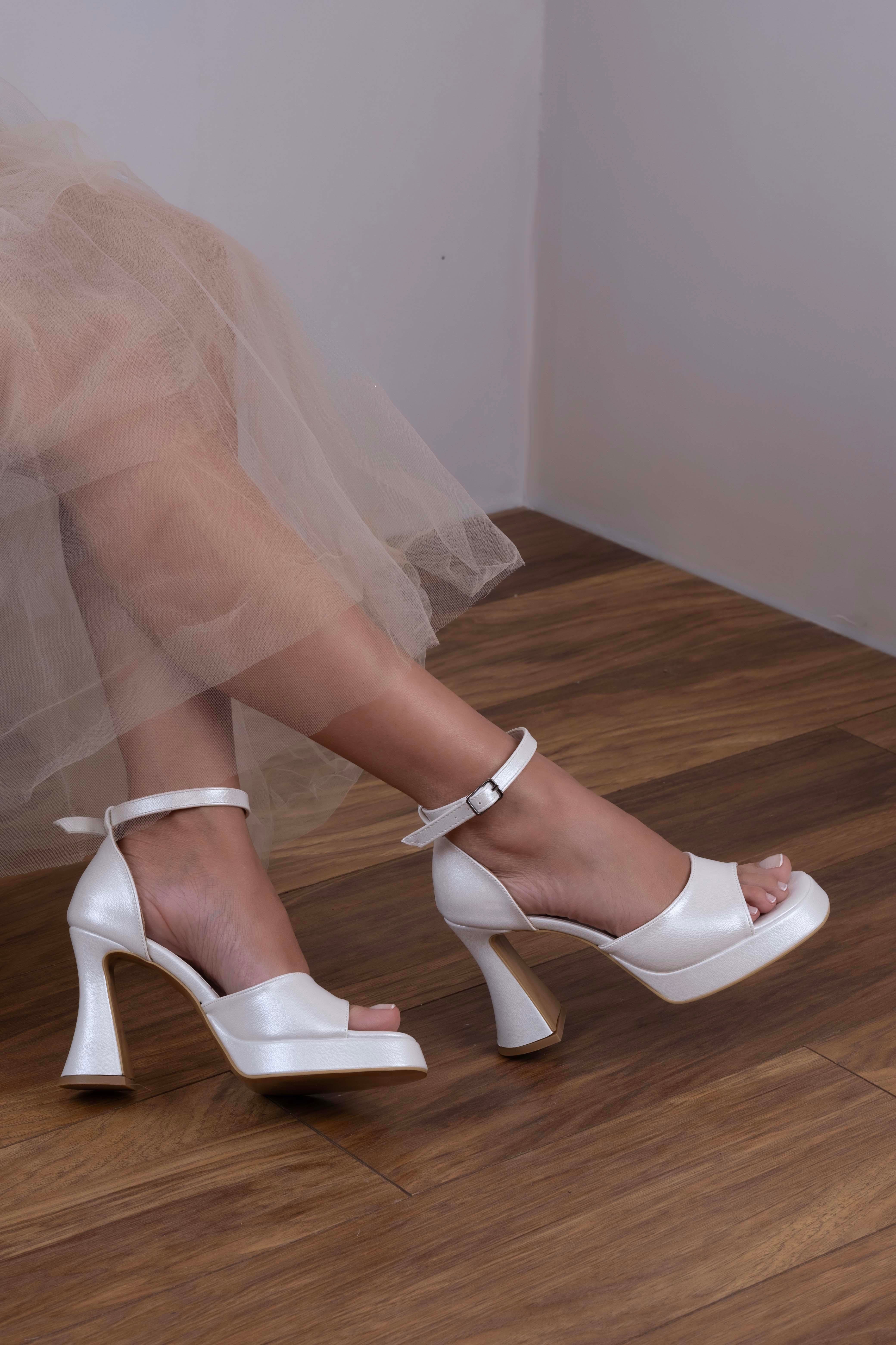 Alaina Model Tek Bantlı Kalın Platform Topuklu Ayakkabı Sedef