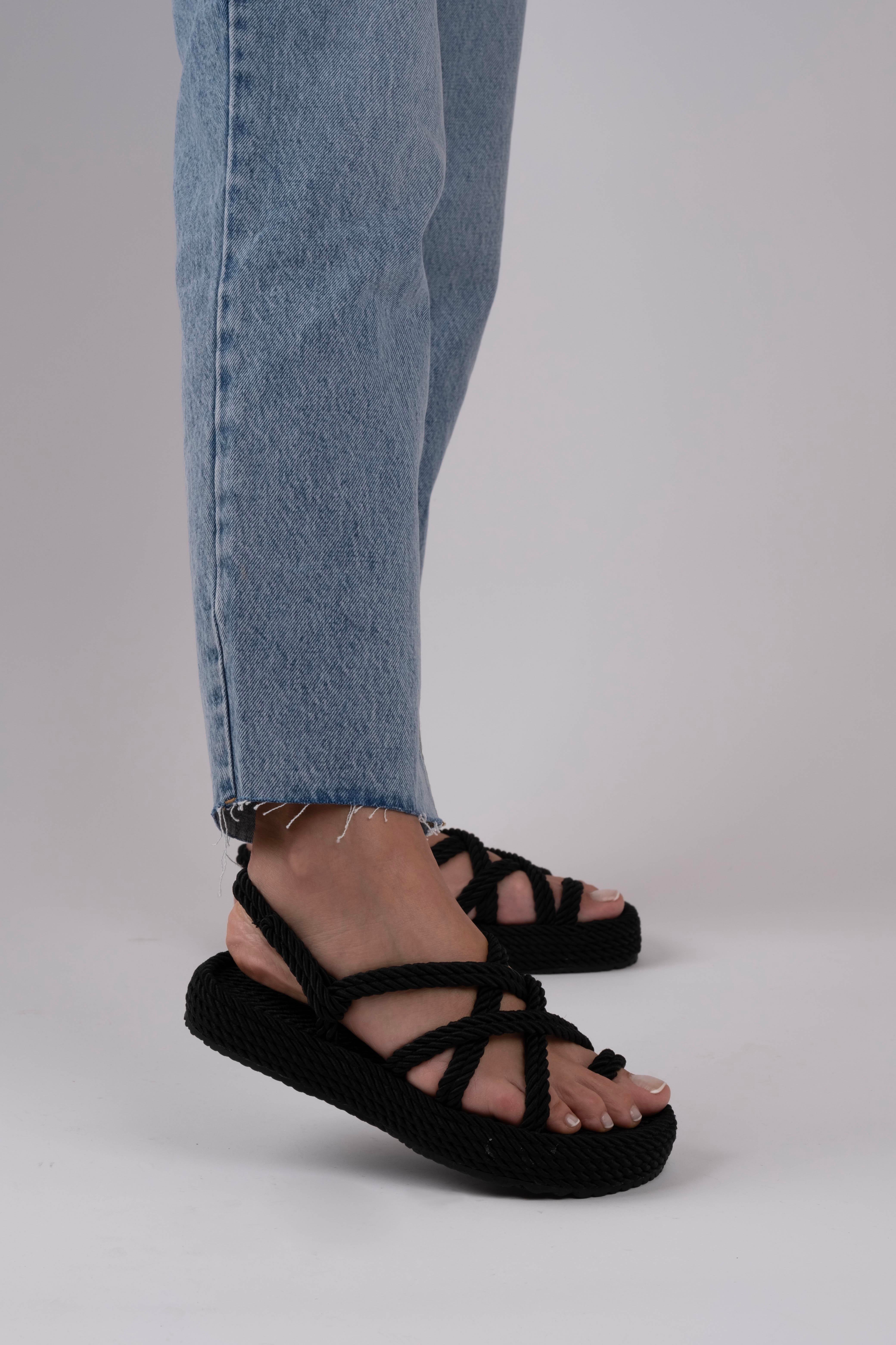 Belven Model Kalın Tabanlı Sandalet Siyah