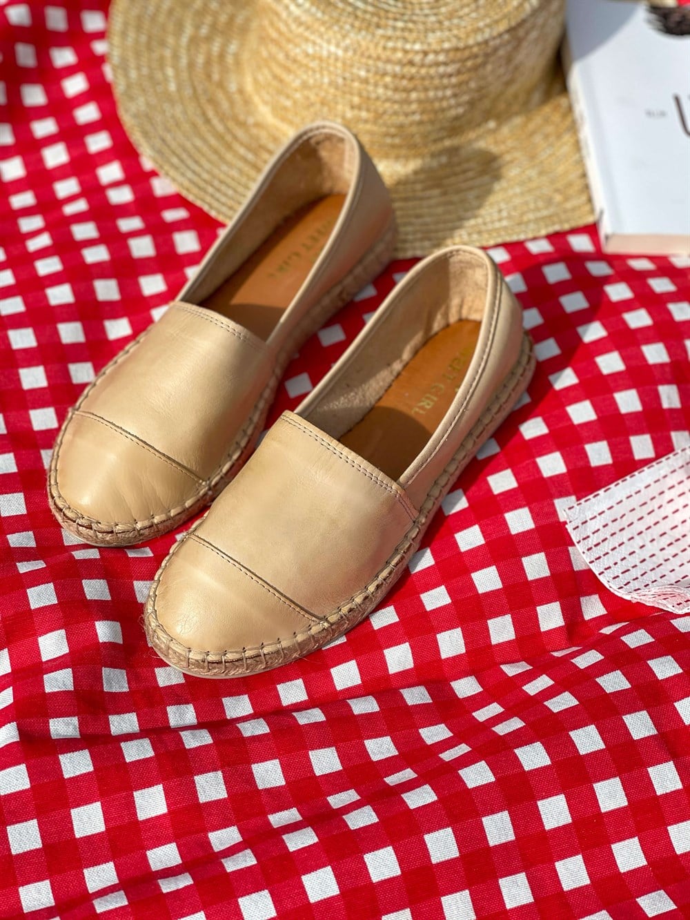 Casey Deri Espadril Model Ten