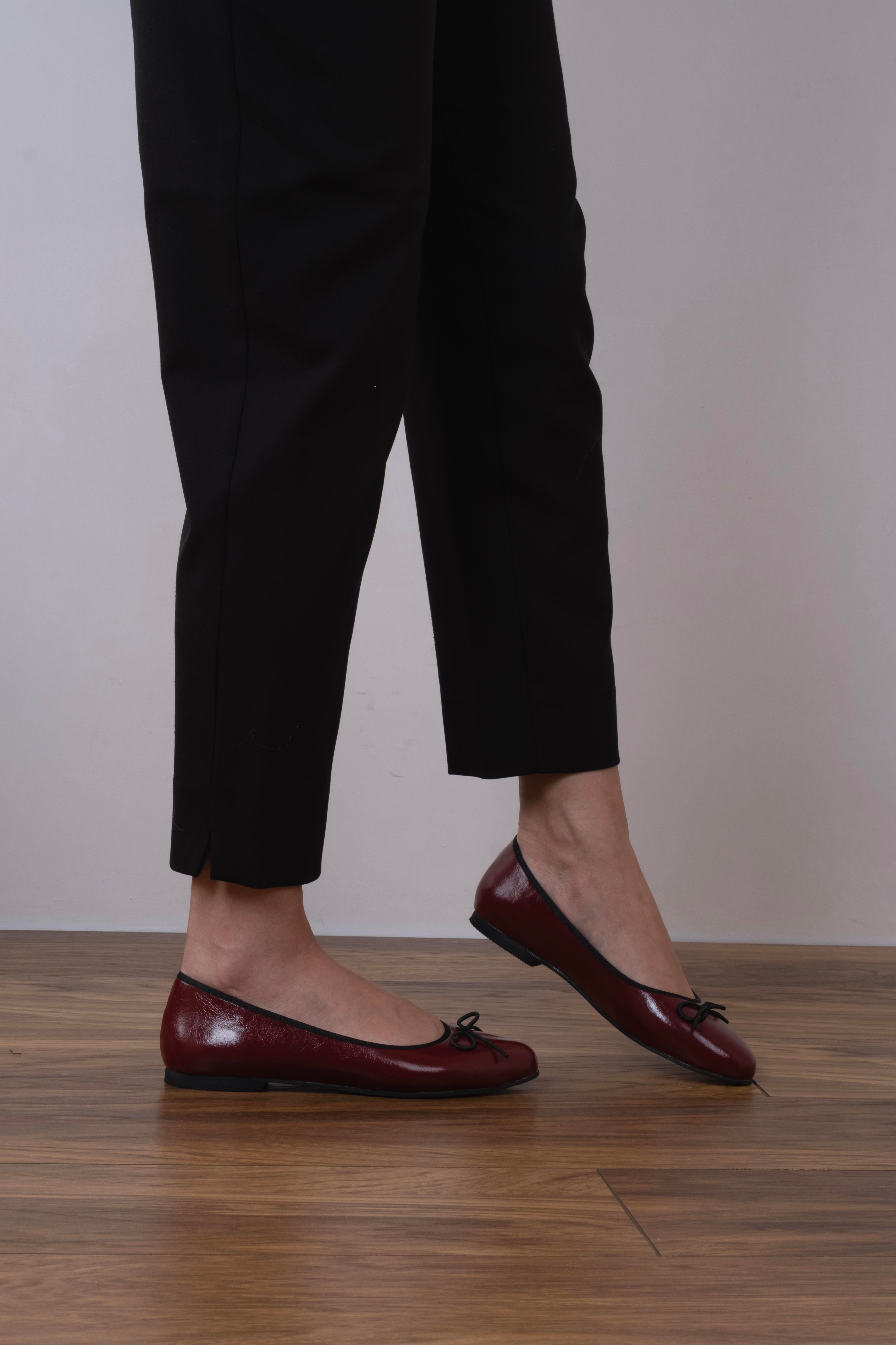 Deny Model Kurdele Detaylı Babet Bordo Kırışık Rugan
