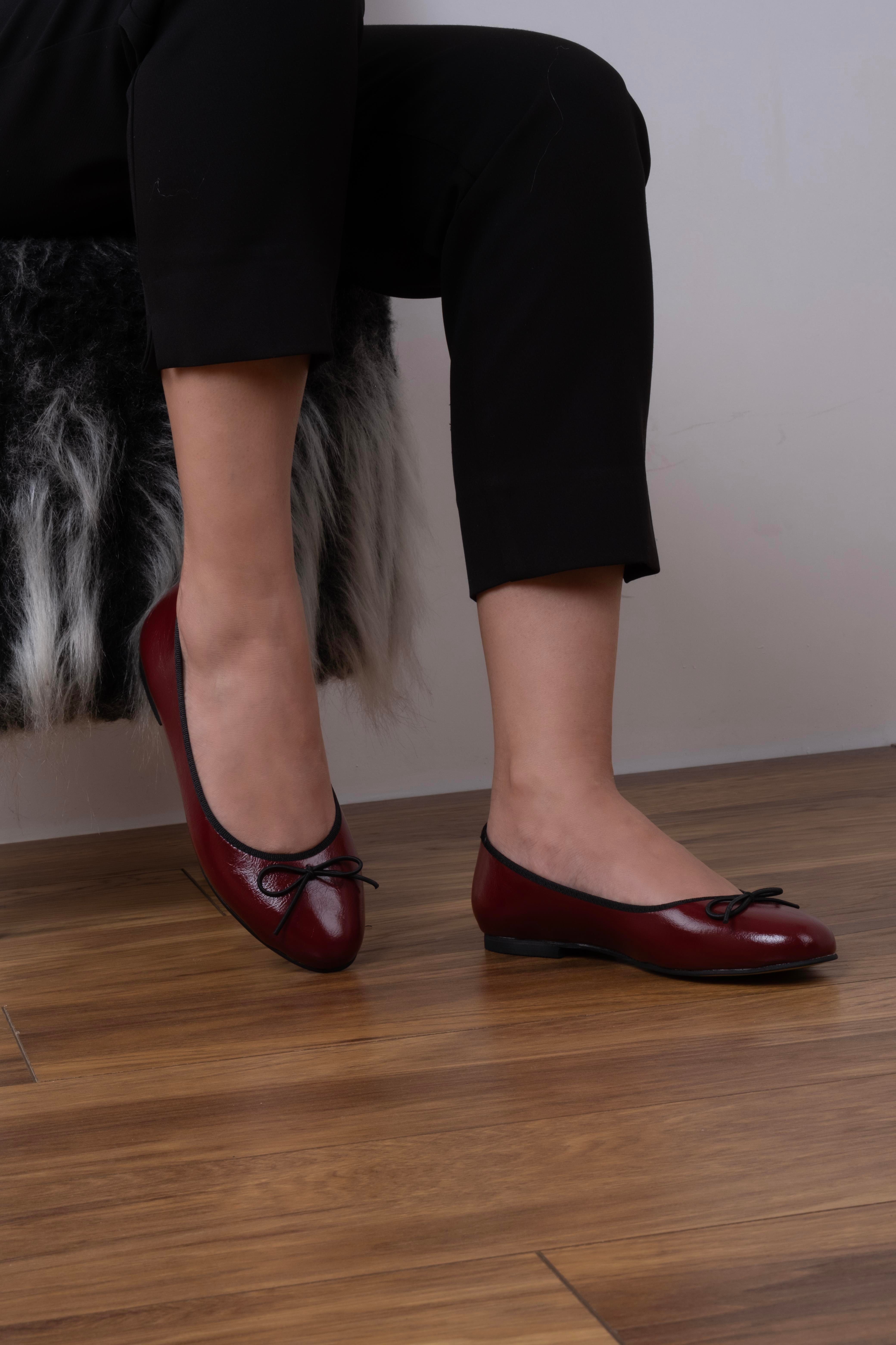 Deny Model Kurdele Detaylı Babet Bordo Kırışık Rugan