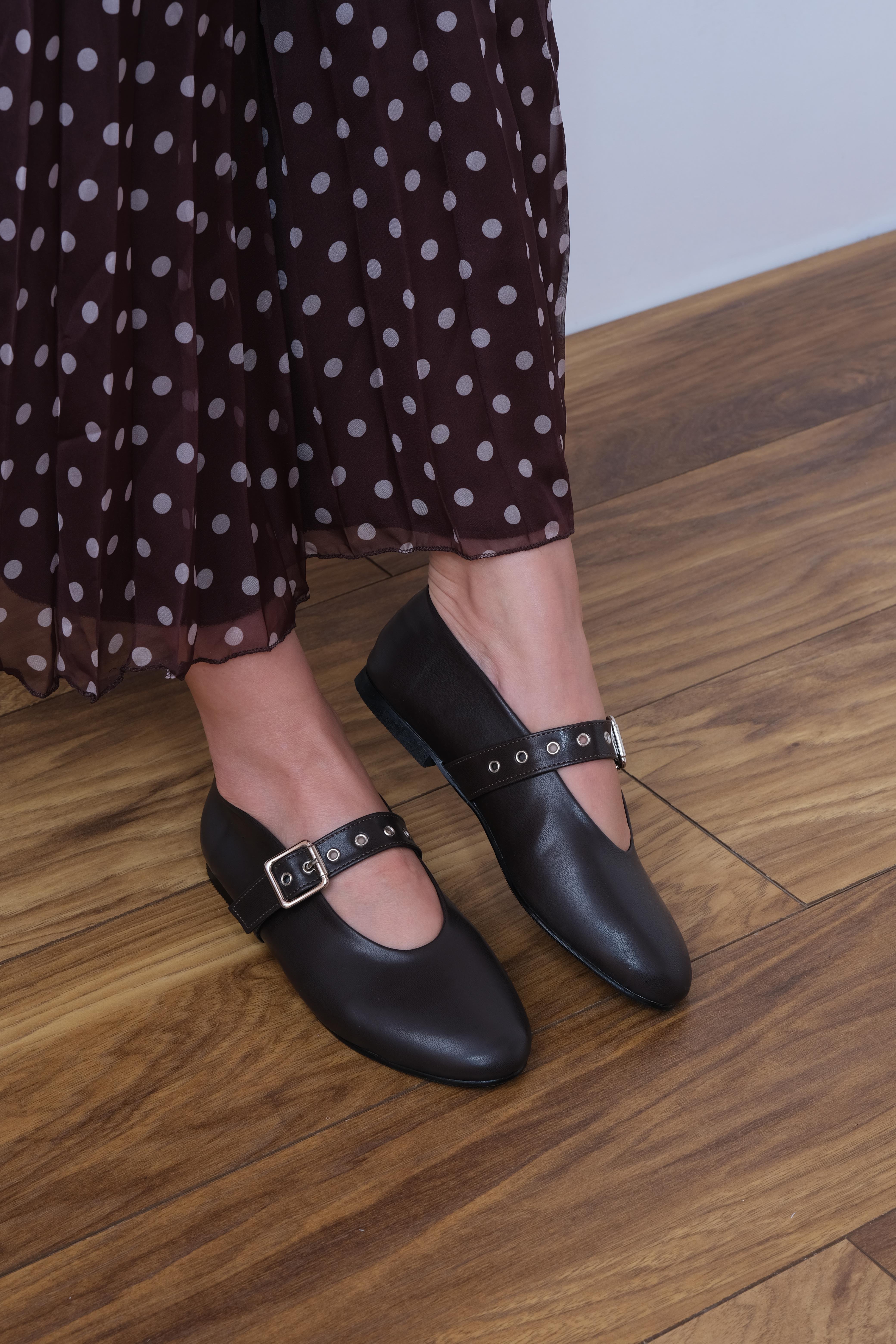 Lilya Model Kemerli Babet Acı Kahve