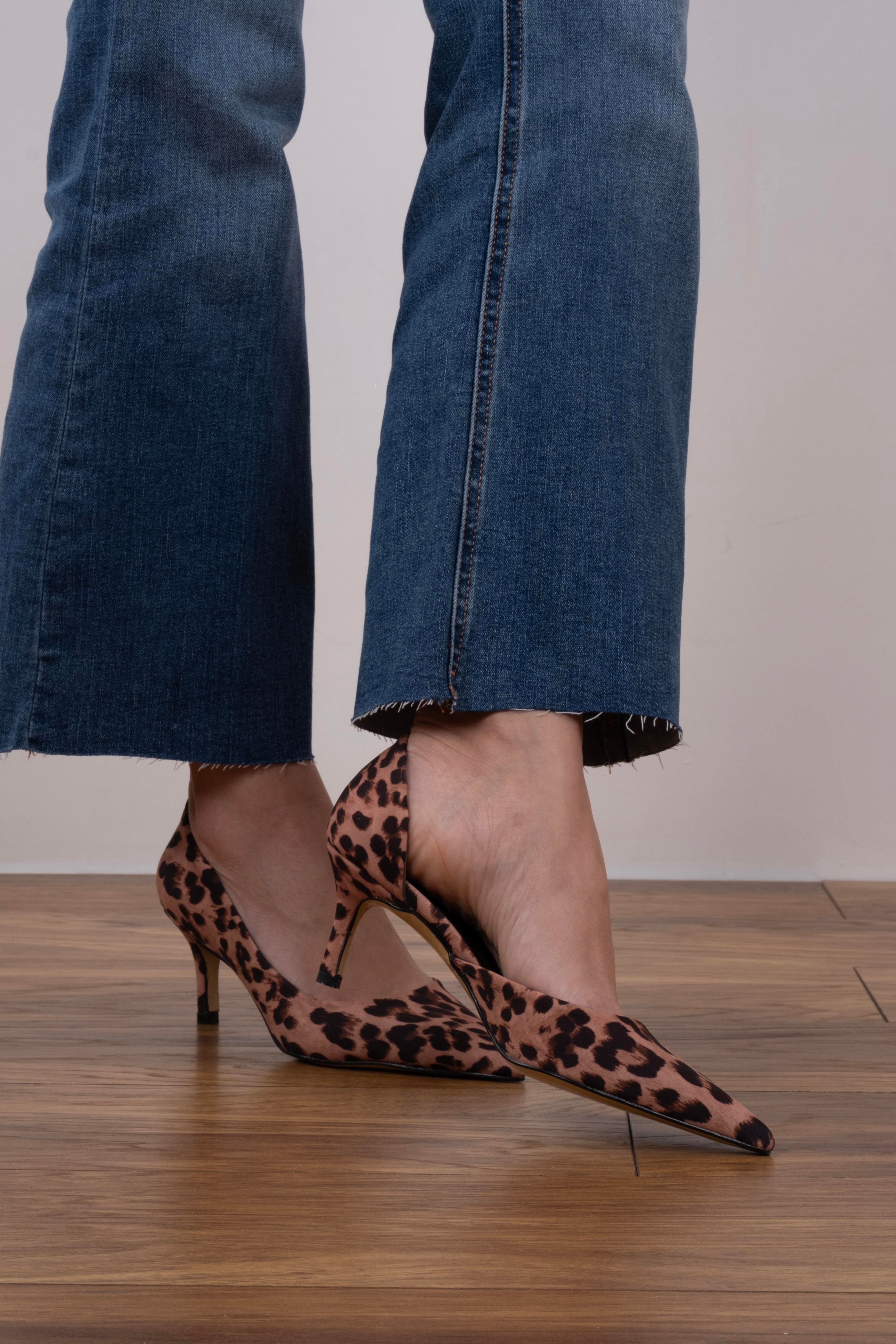 Mayli Model Kısa Topuklu Ayakkabı Leopar