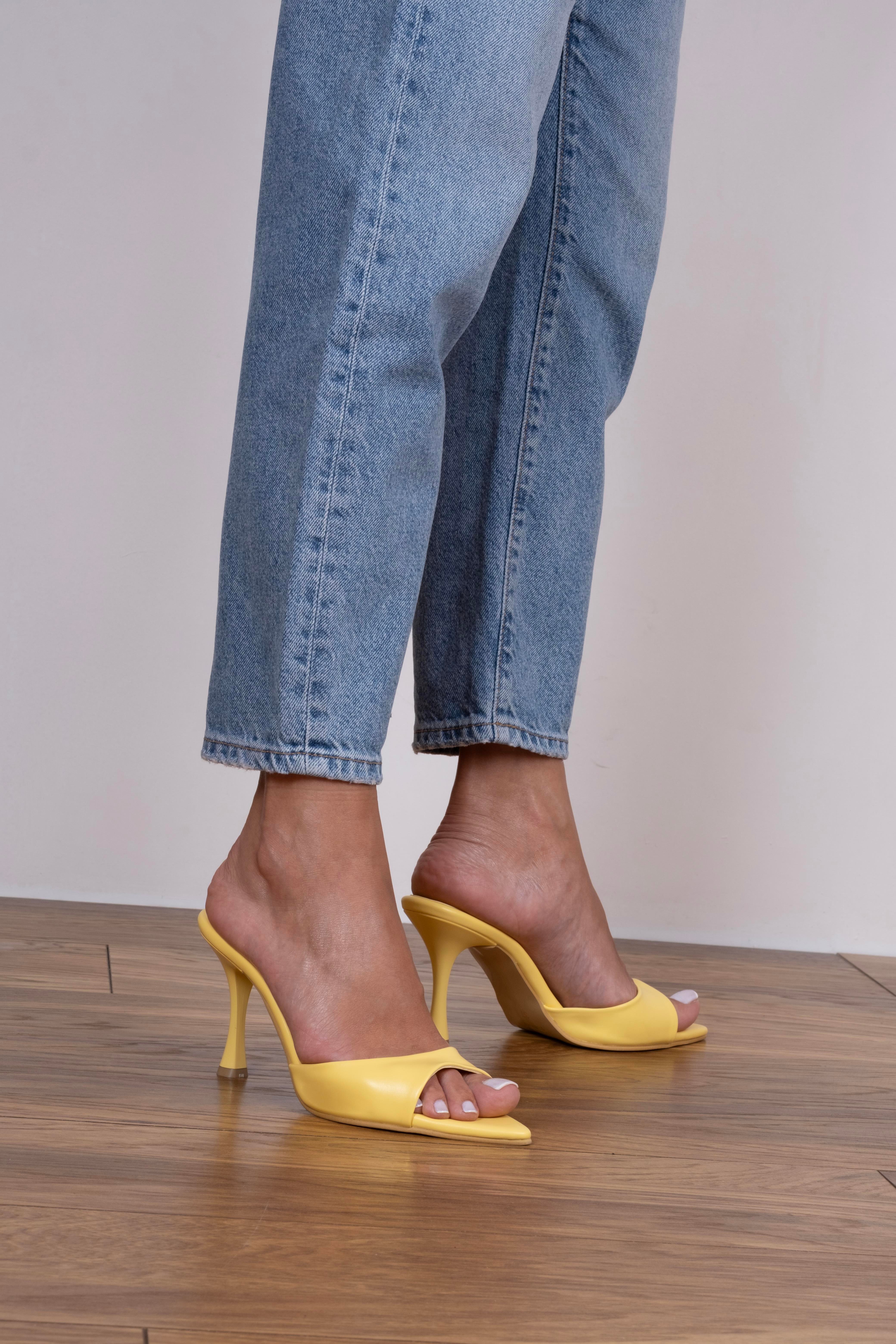 Peri Model Sivri Terlik Sarı