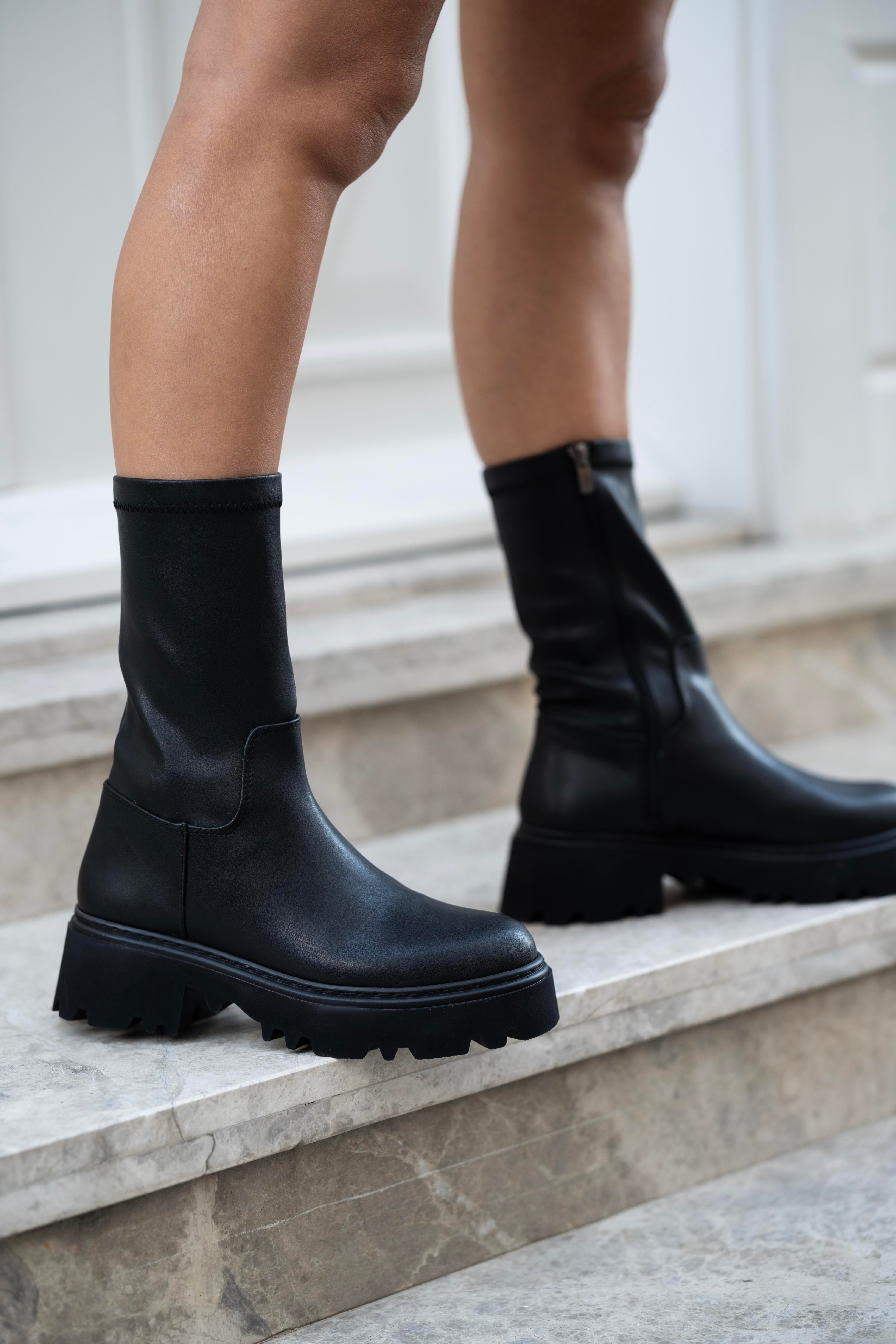 Ronia Model Kalın Tabanlı Streç Bot Siyah