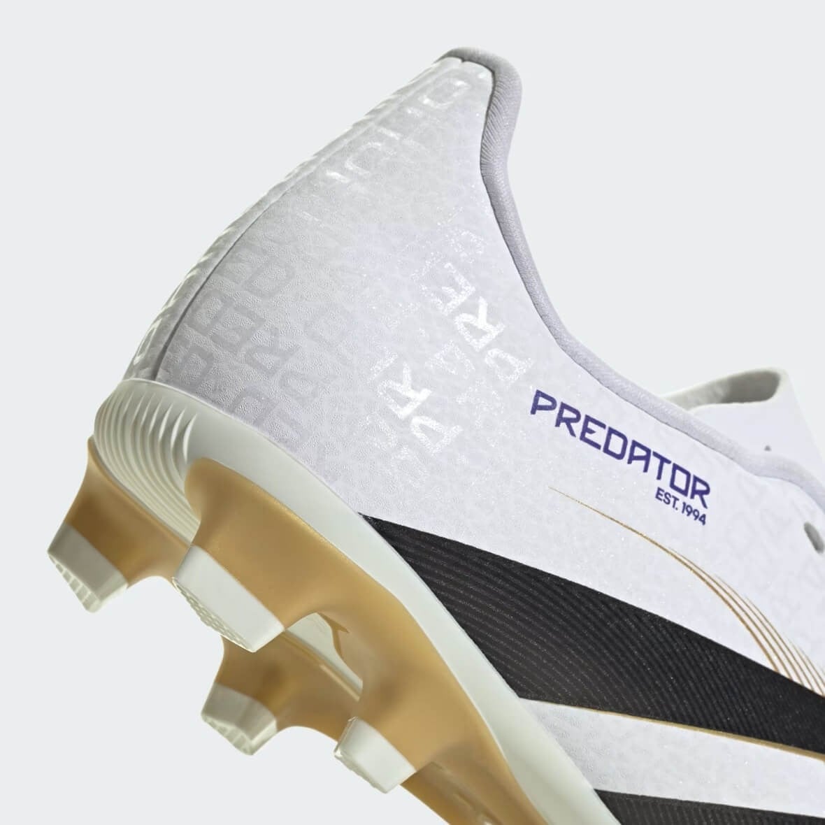 Adidas Predator Club FG/MG J Çocuk Krampon - Beyaz