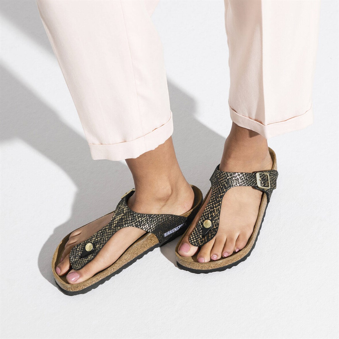 Birkenstock Gizeh Bayan Terlik - Shiny Piton Black/Gold
