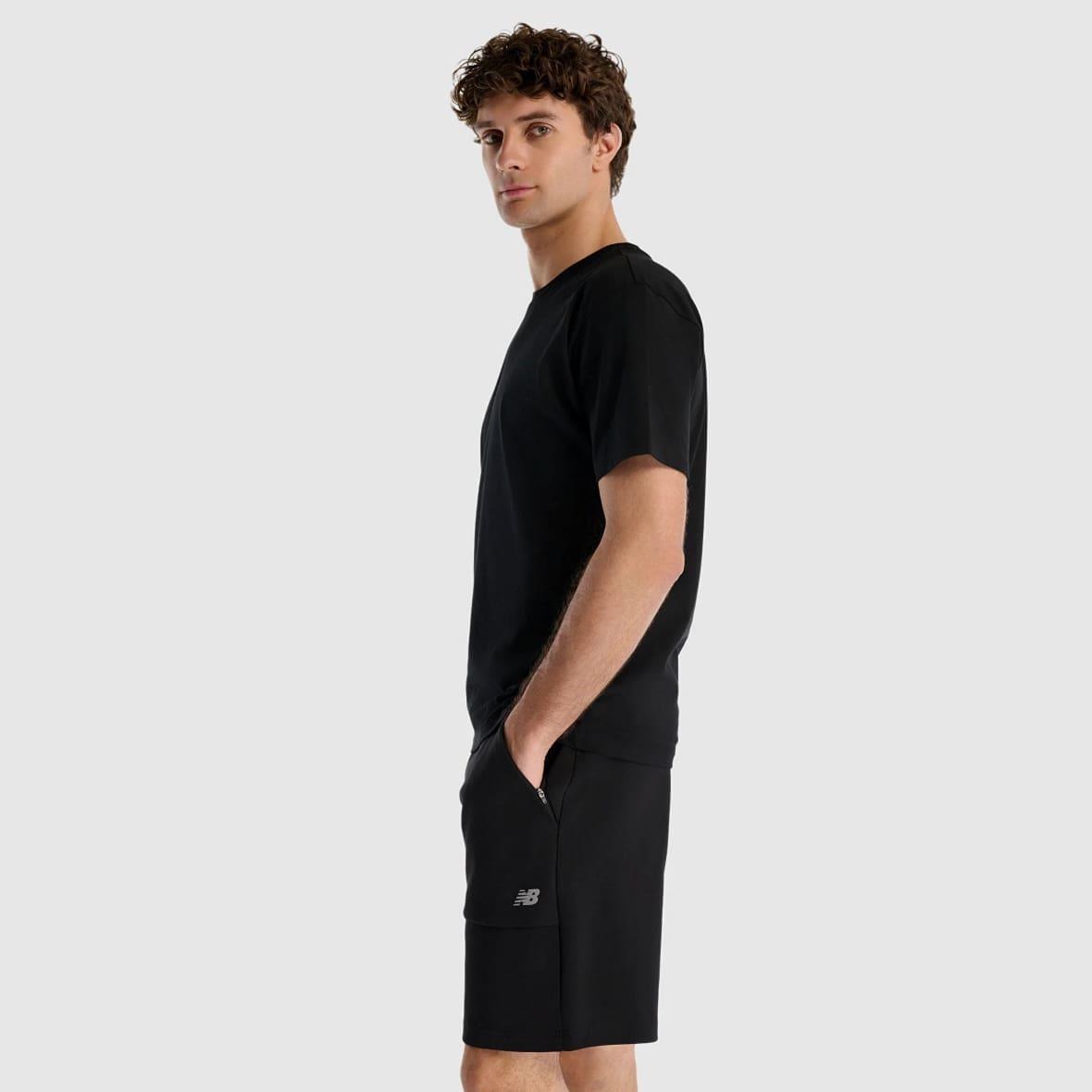 New Balance MNT1509-BK Erkek T-Shirt - Siyah