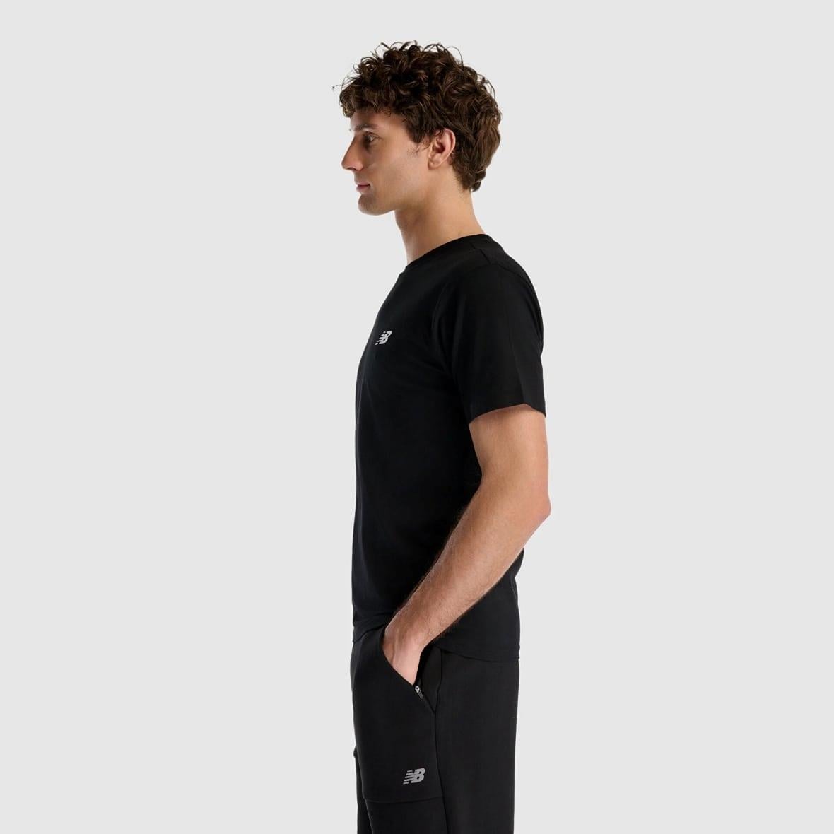 New Balance MNT1537-BK Erkek T-Shirt - Siyah