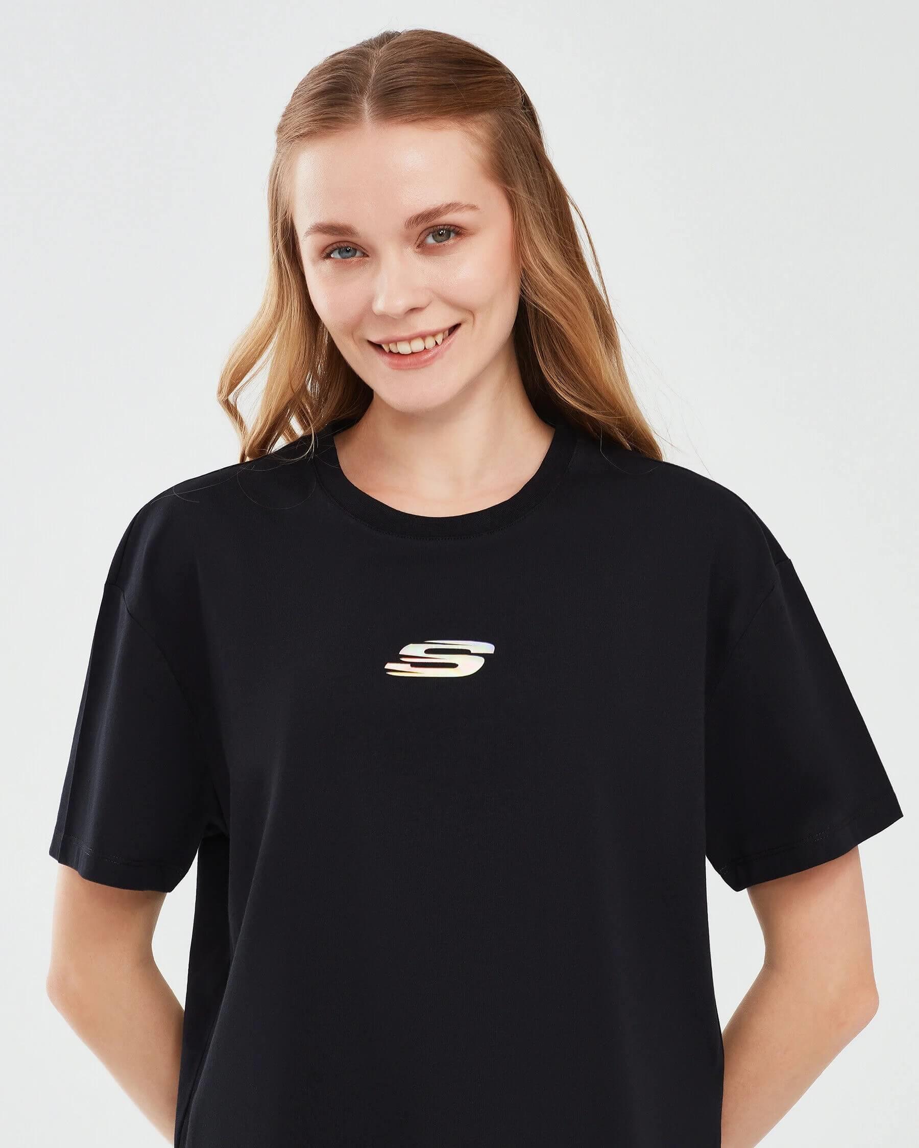 Skechers Graphic T-Shirt W Short Sleeve  S241011-001 Kadın T-shirt - Siyah