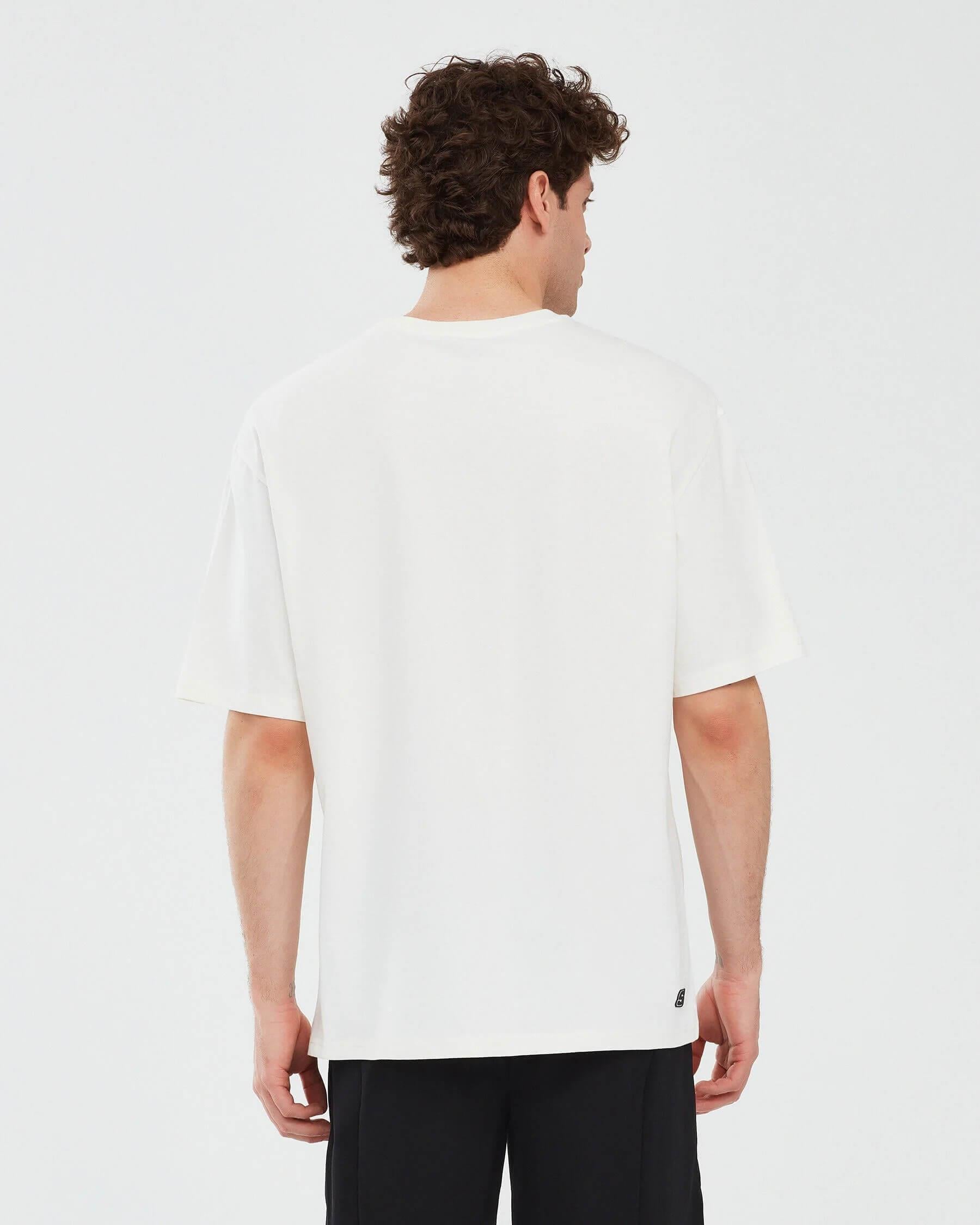 Skechers M Graphic Tee Oversize S232404-102 Erkek T-Shirt - Beyaz