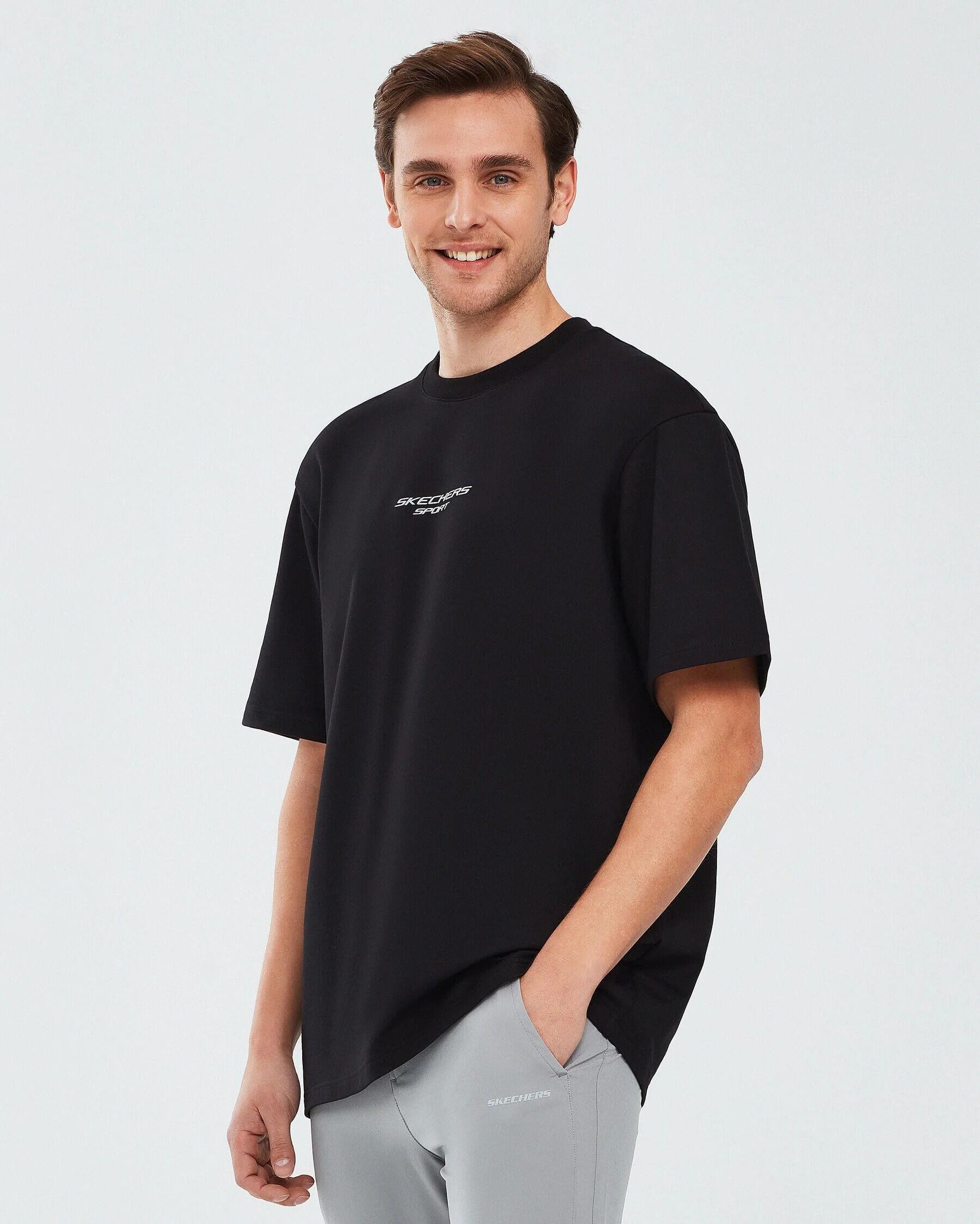 Skechers M Graphic Tee Reflect Logo Oversize S231094-001 Erkek T-Shirt - Siyah