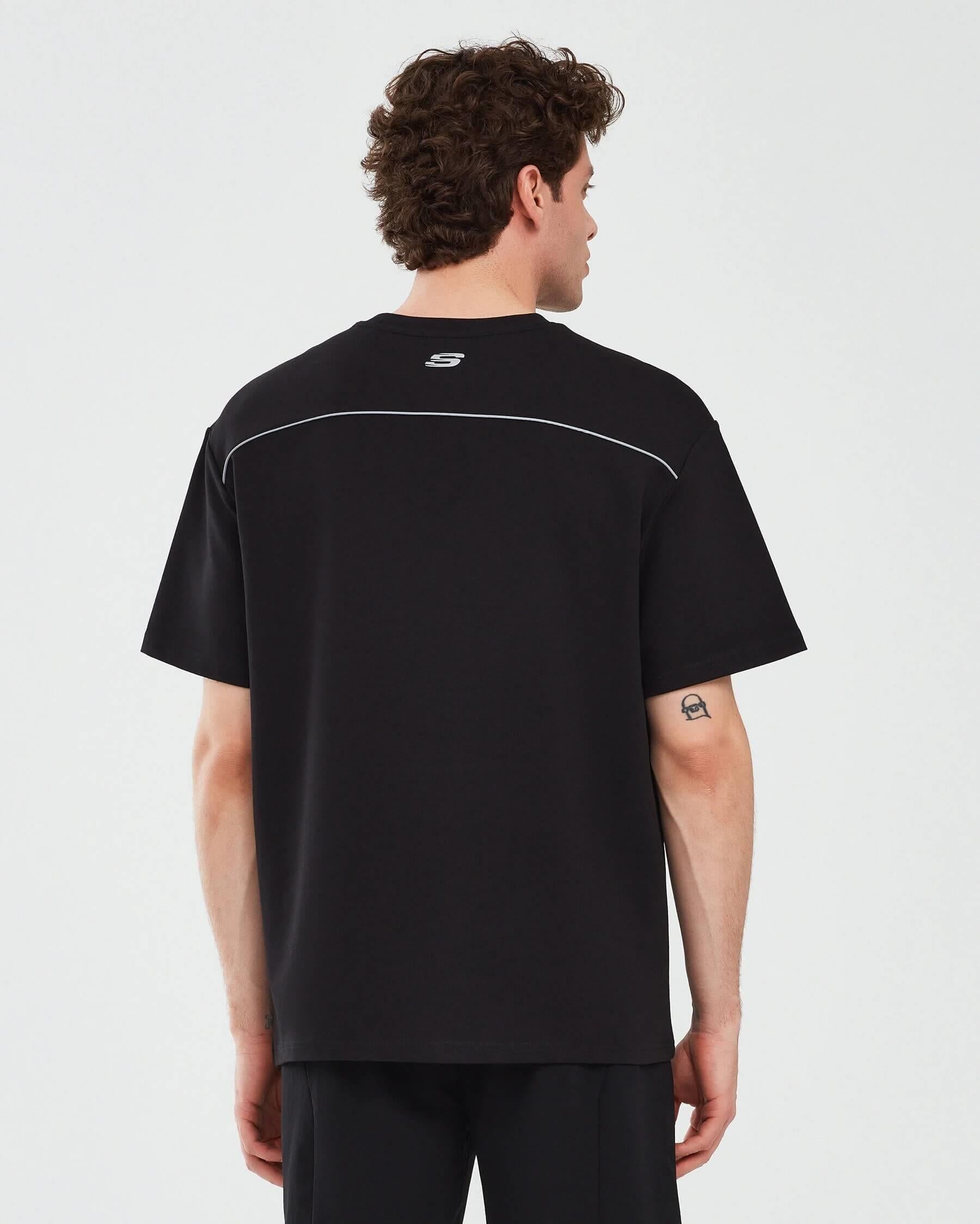 Skechers M Graphic Tee Reflect Logo Oversize S231094-001 Erkek T-Shirt - Siyah