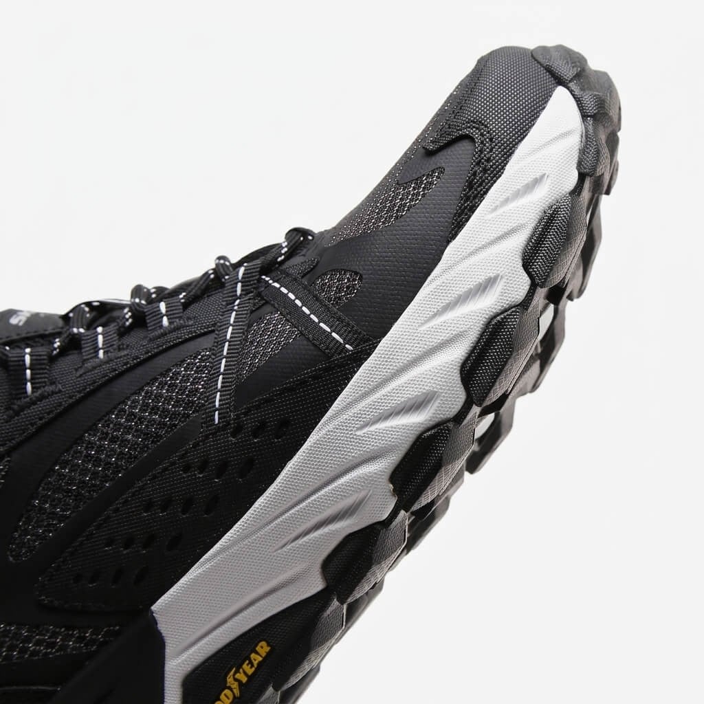 Skechers Max Protect 237303 BBK Erkek Outdoor Ayakkabı - Siyah / Gri