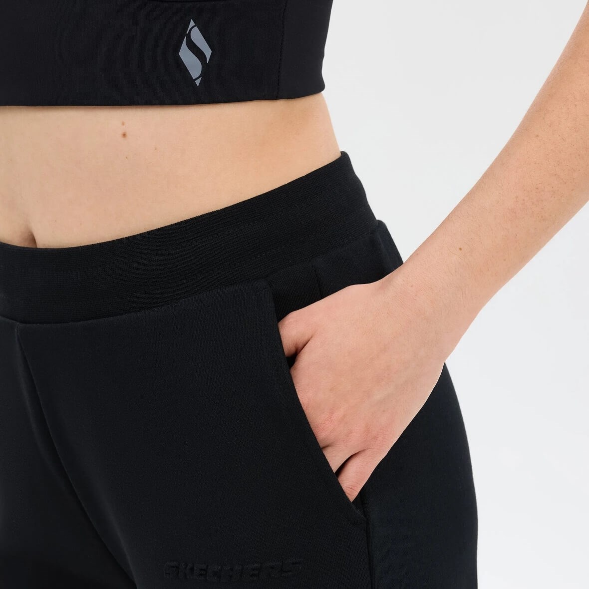 Skechers Skech Sweats Essential Regular Sweatpant S2610003-3817 Kadın Eşofman Altı - Siyah