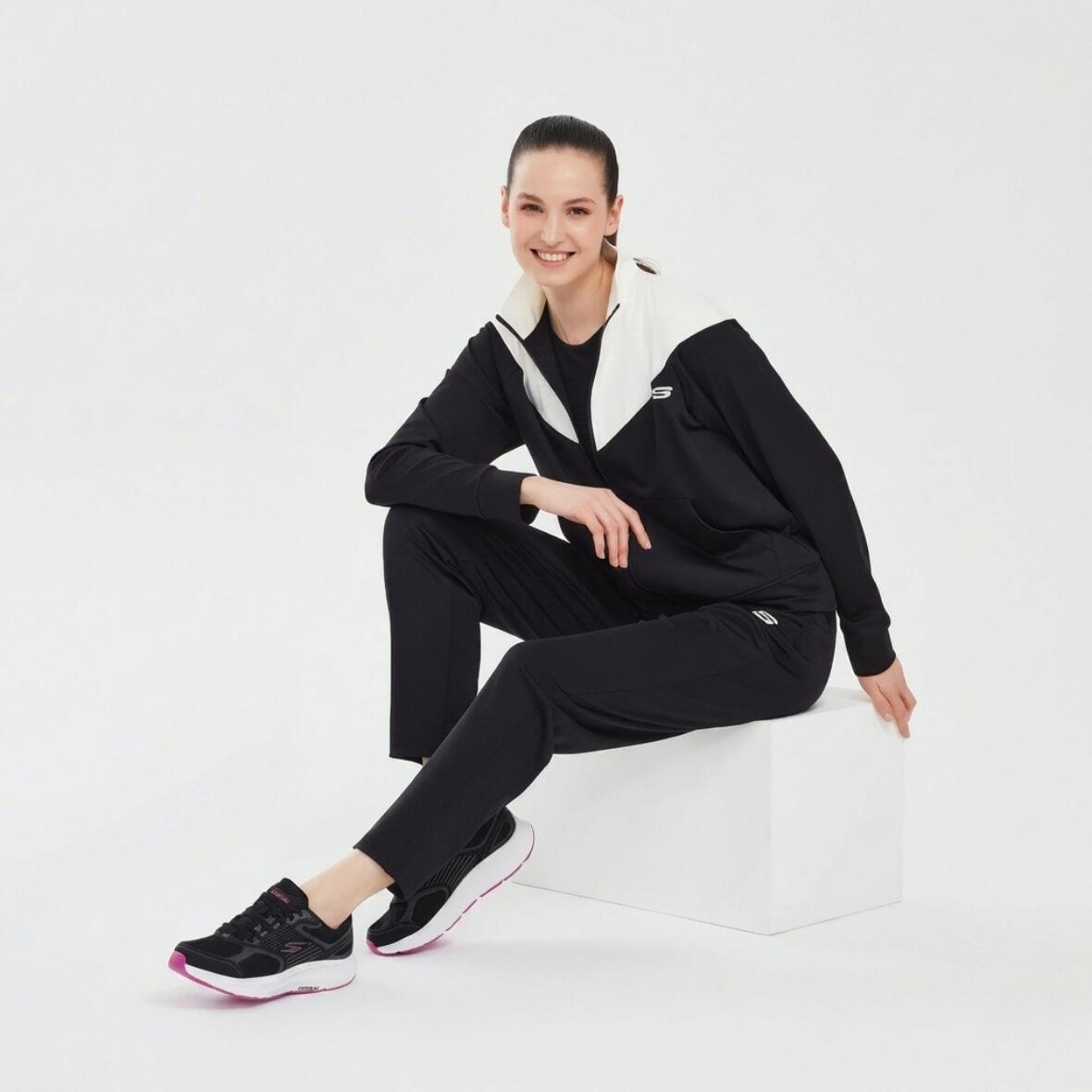Skechers W Performance Coll.Track Suit S241210-3817 Kadın Eşofman Takımı - Siyah