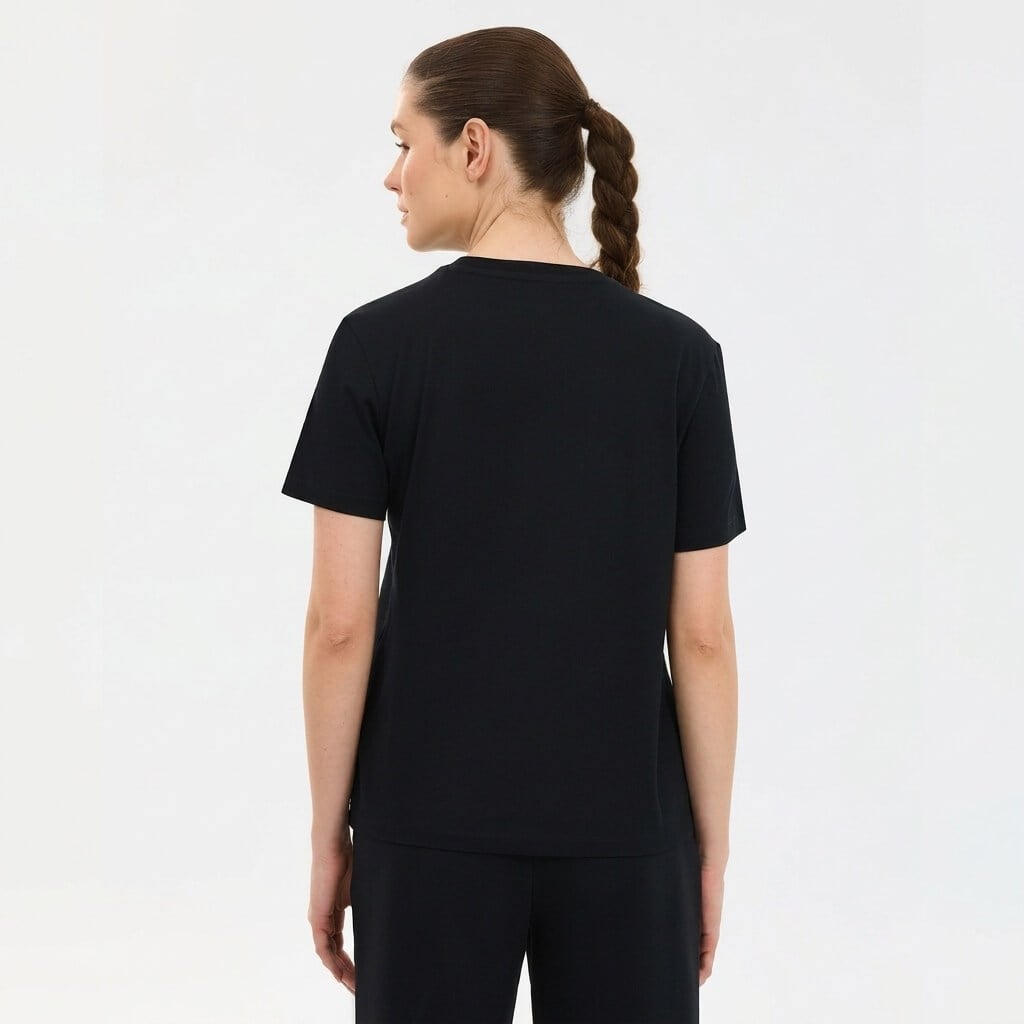 Skechers W Regular Fit Graphic S2610049-3817 Kadın T-shirt - Siyah