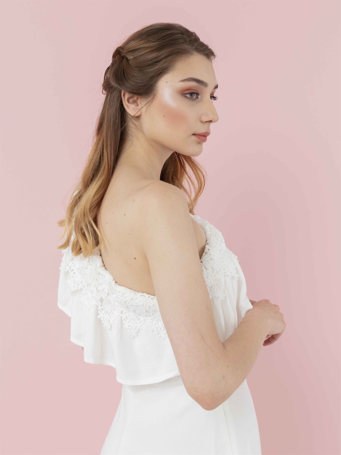 The Natural People Dantel Detaylı Fırfırlı Tek Omuz Elbise - Off White (Kırık Beyaz)