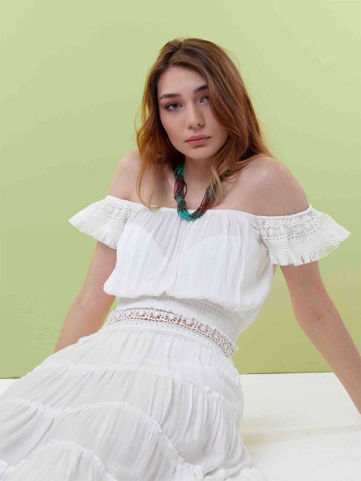 The Natural People Püskül Dantel Detaylı Düşük Omuzlu Crop Bluz - Off White (Kırık Beyaz)
