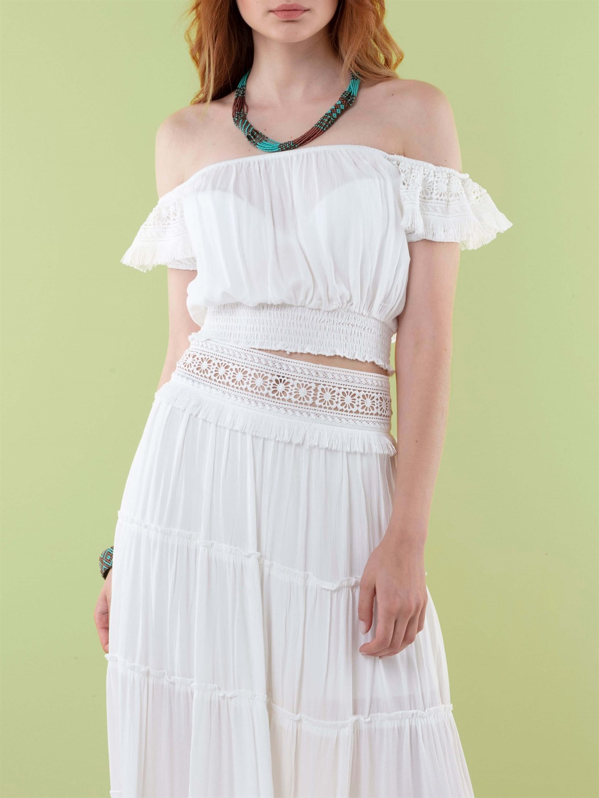 The Natural People Püskül Dantel Detaylı Düşük Omuzlu Crop Bluz - Off White (Kırık Beyaz)