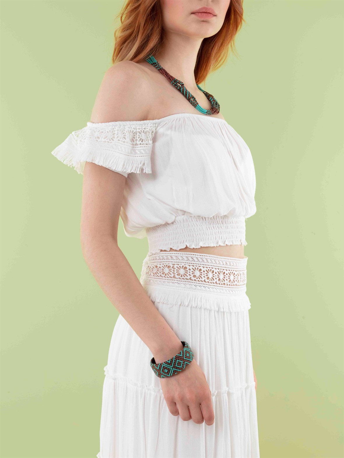 The Natural People Püskül Dantel Detaylı Düşük Omuzlu Crop Bluz - Off White (Kırık Beyaz)