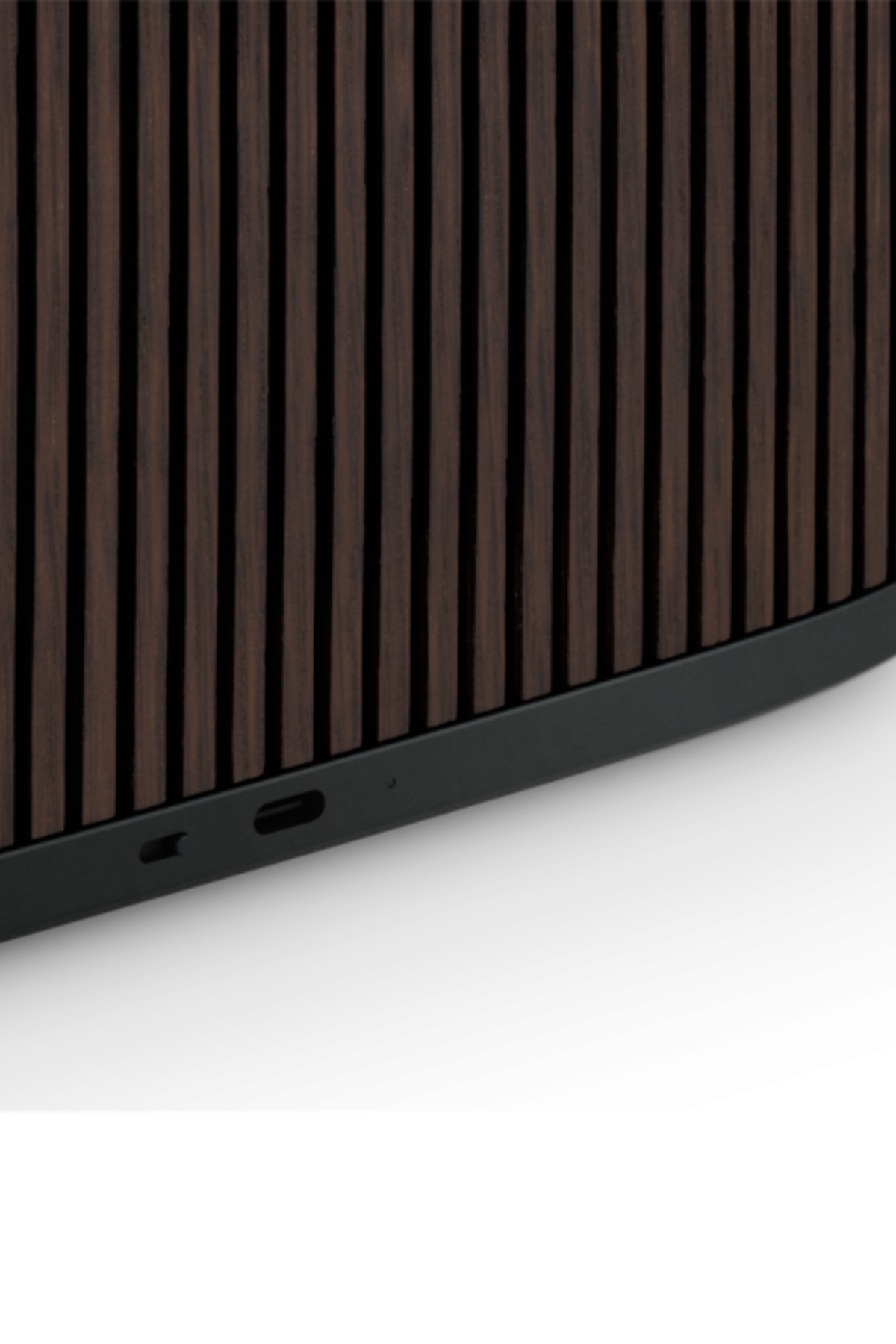 Bang & Olufsen Beosound A5 Taşınabilir Hoparlör Koyu Meşe