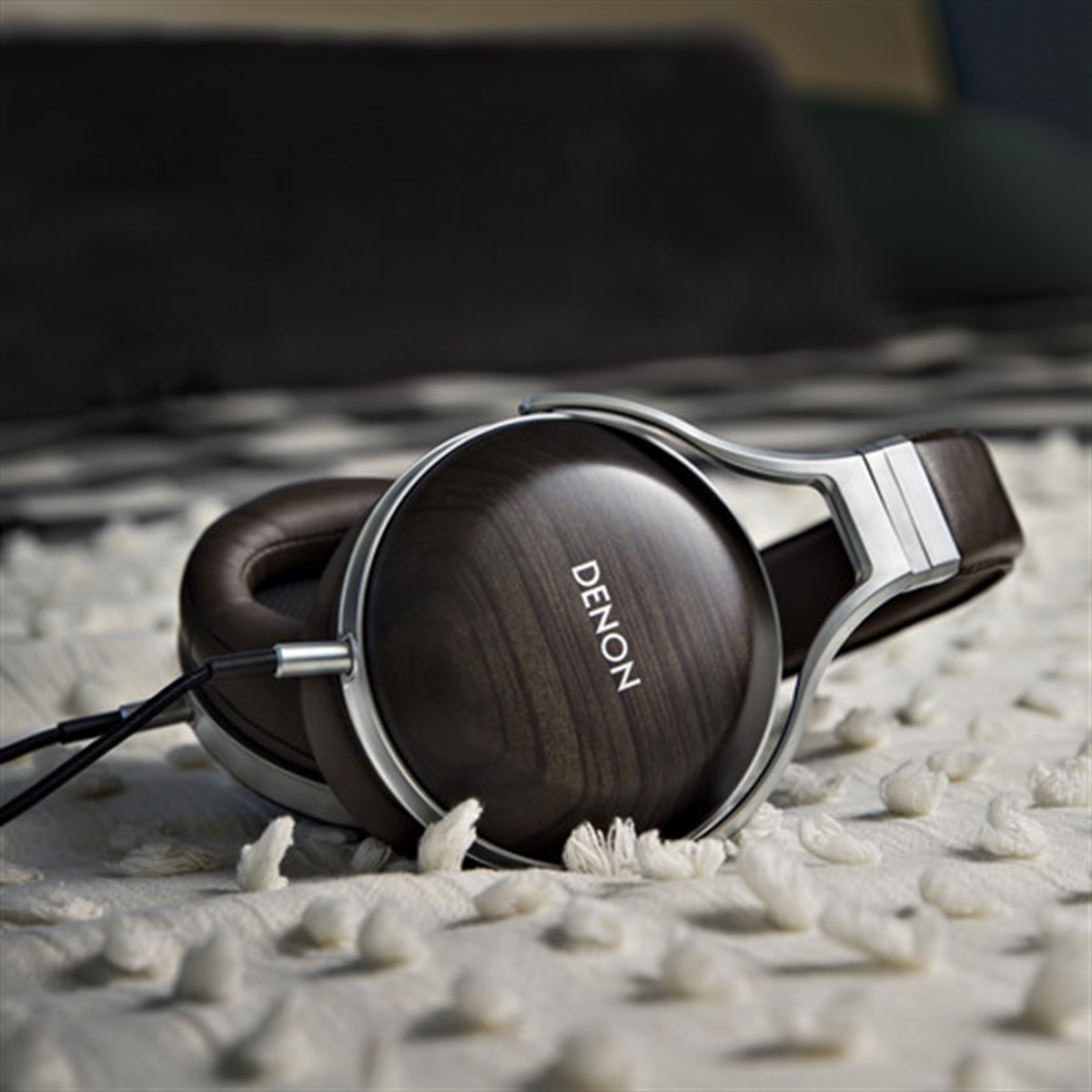 Denon AH-D5200 EM Hi-Fi Kulak Üstü Kulaklık