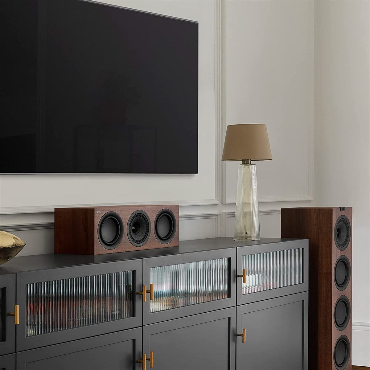 Kef Q550 Walnut Kule Hoparlör