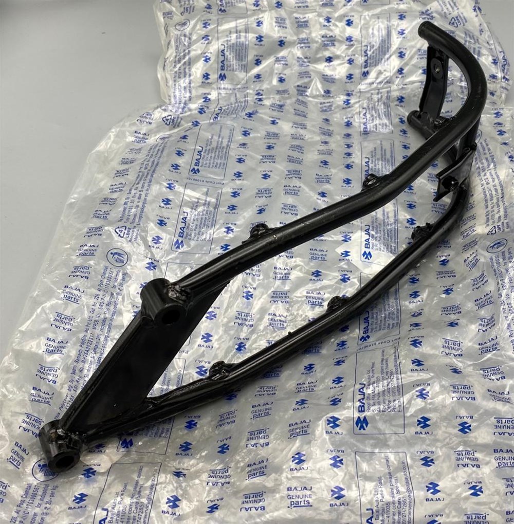 PULSAR NS200 ARKA ÇAMURLUK BAĞLANTI DEMİRİ