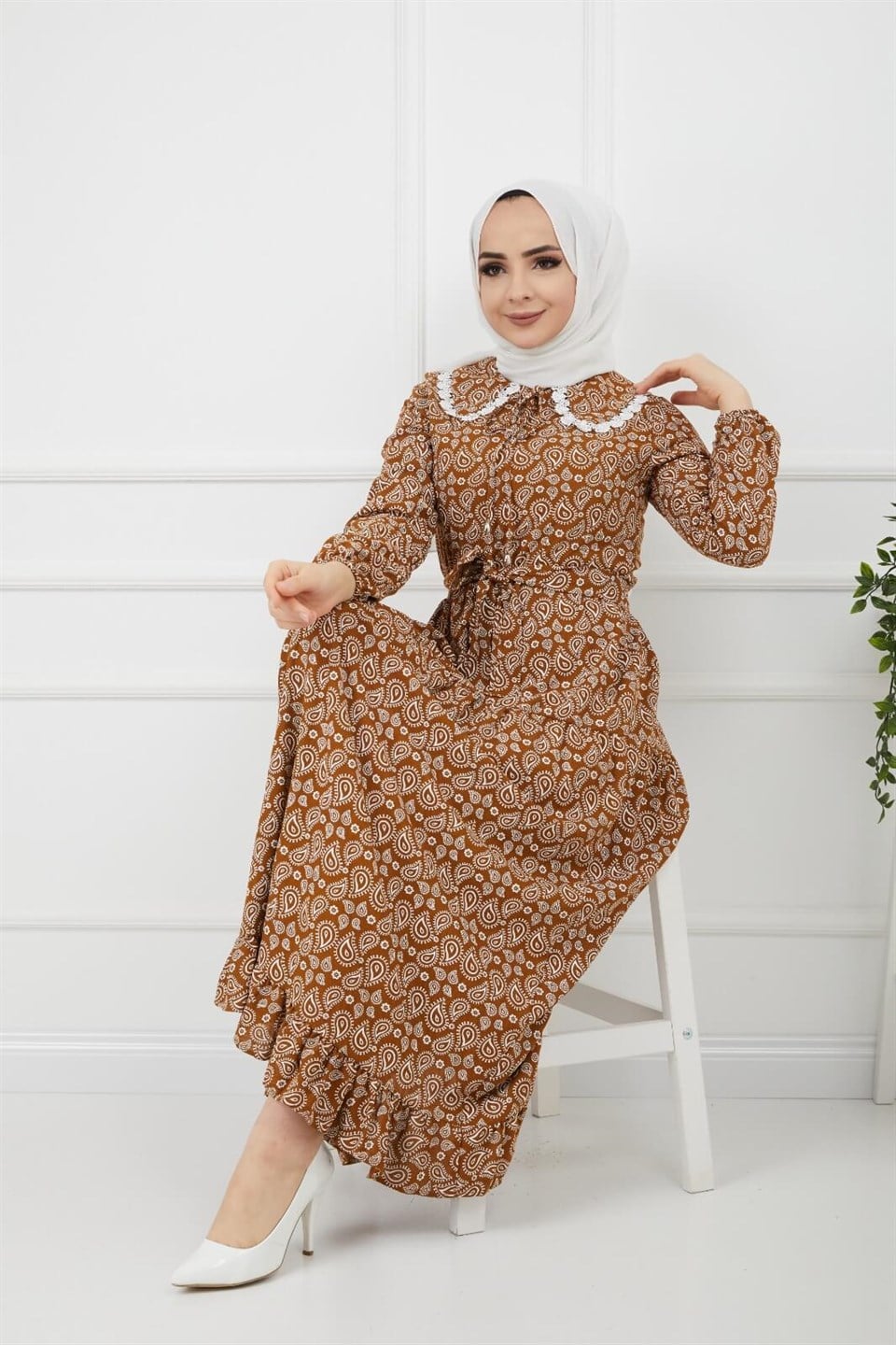 Bebe Yaka Kuşaklı Tesettür Elbise 5001 Taba