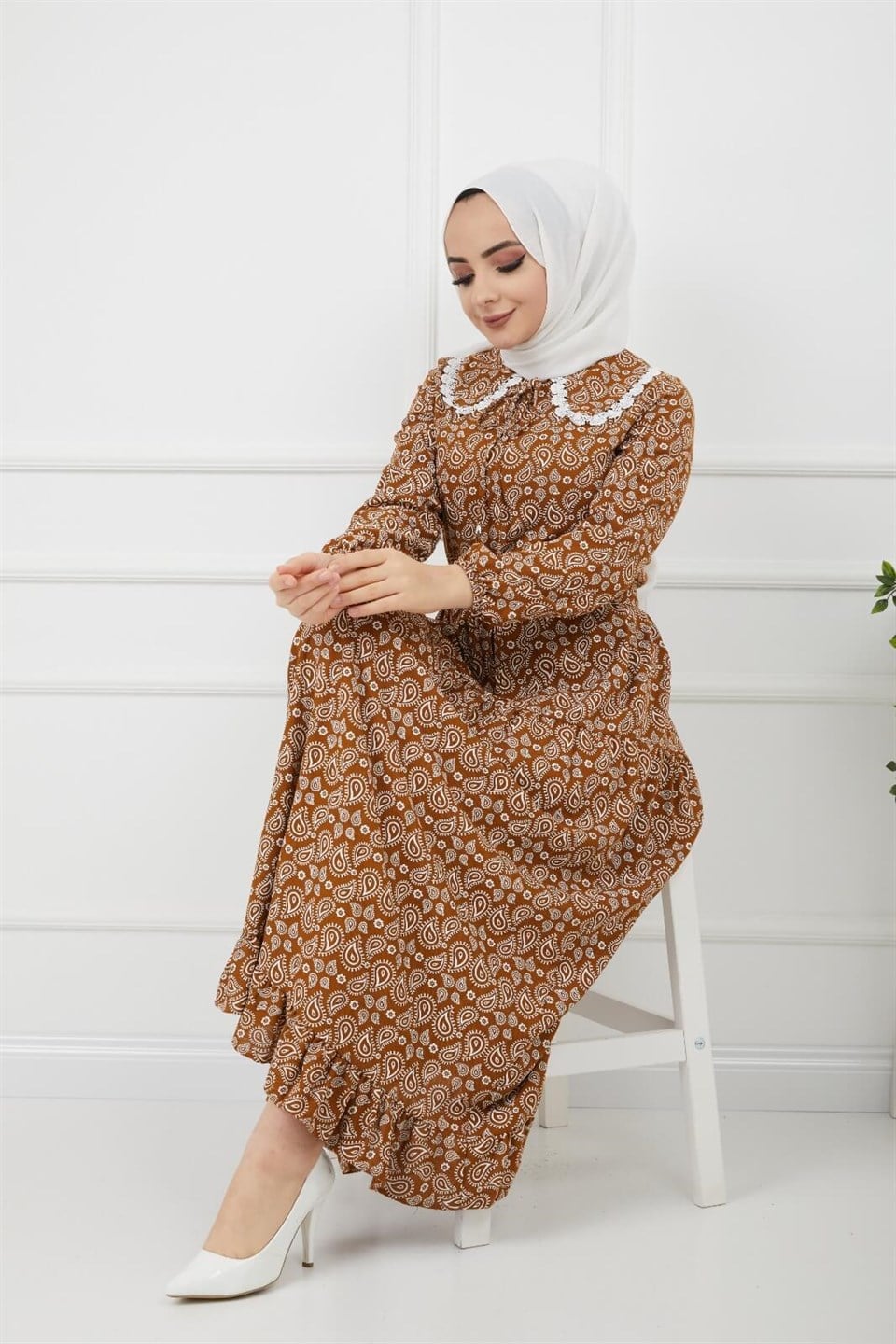 Bebe Yaka Kuşaklı Tesettür Elbise 5001 Taba